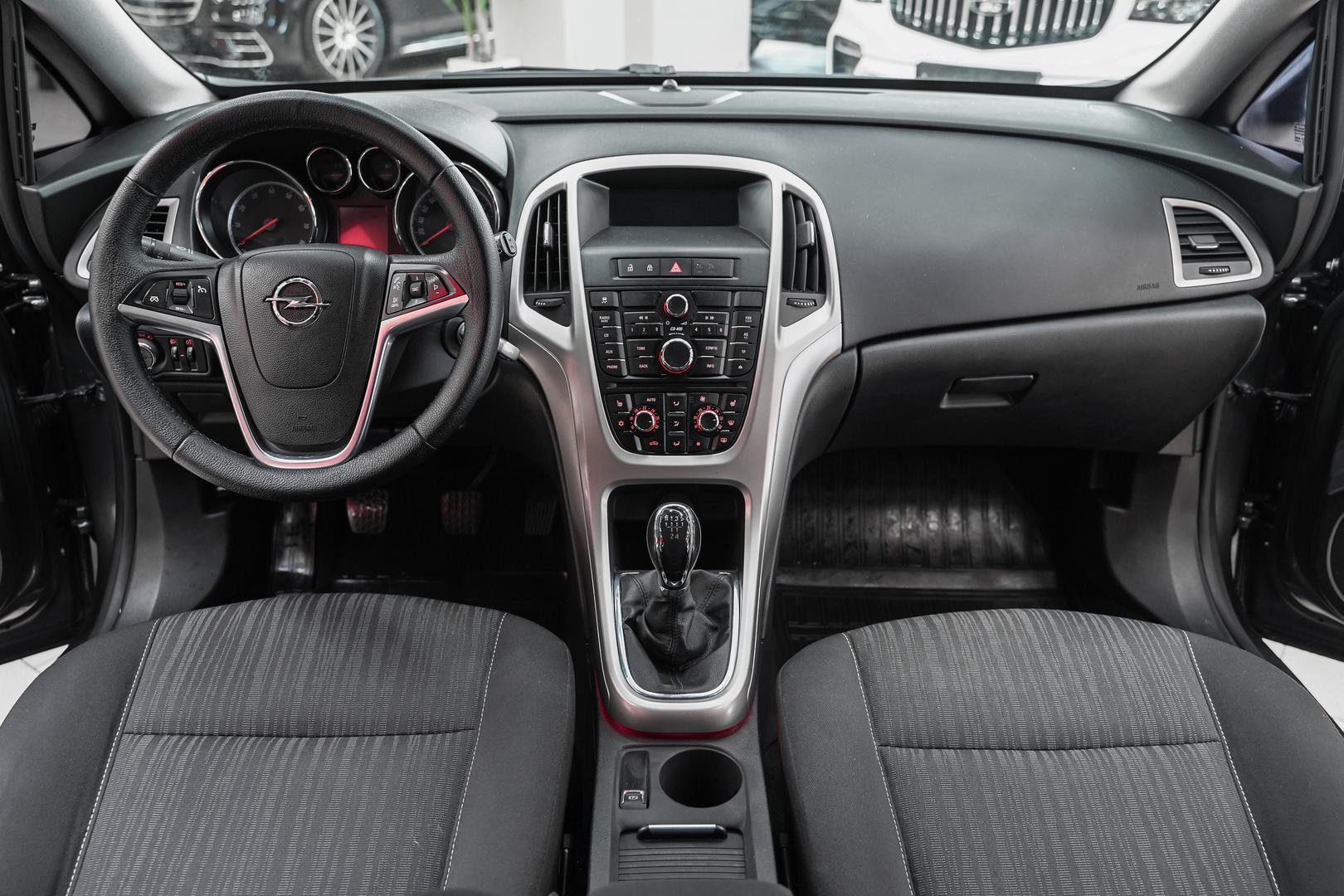 Opel Astra 2011, серый, ДЦ Орехово