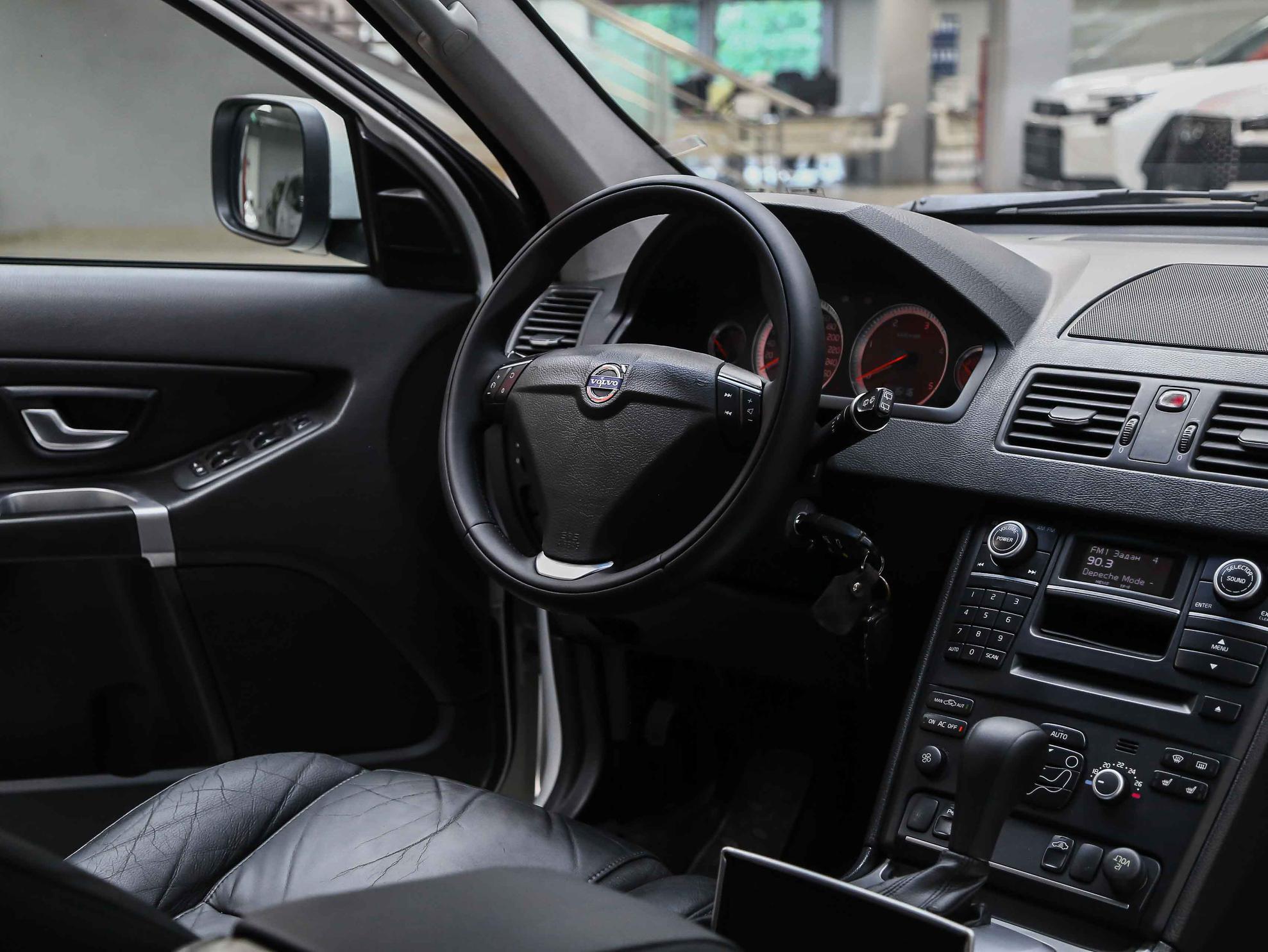 Volvo XC90 2012, белый, ДЦ Орехово