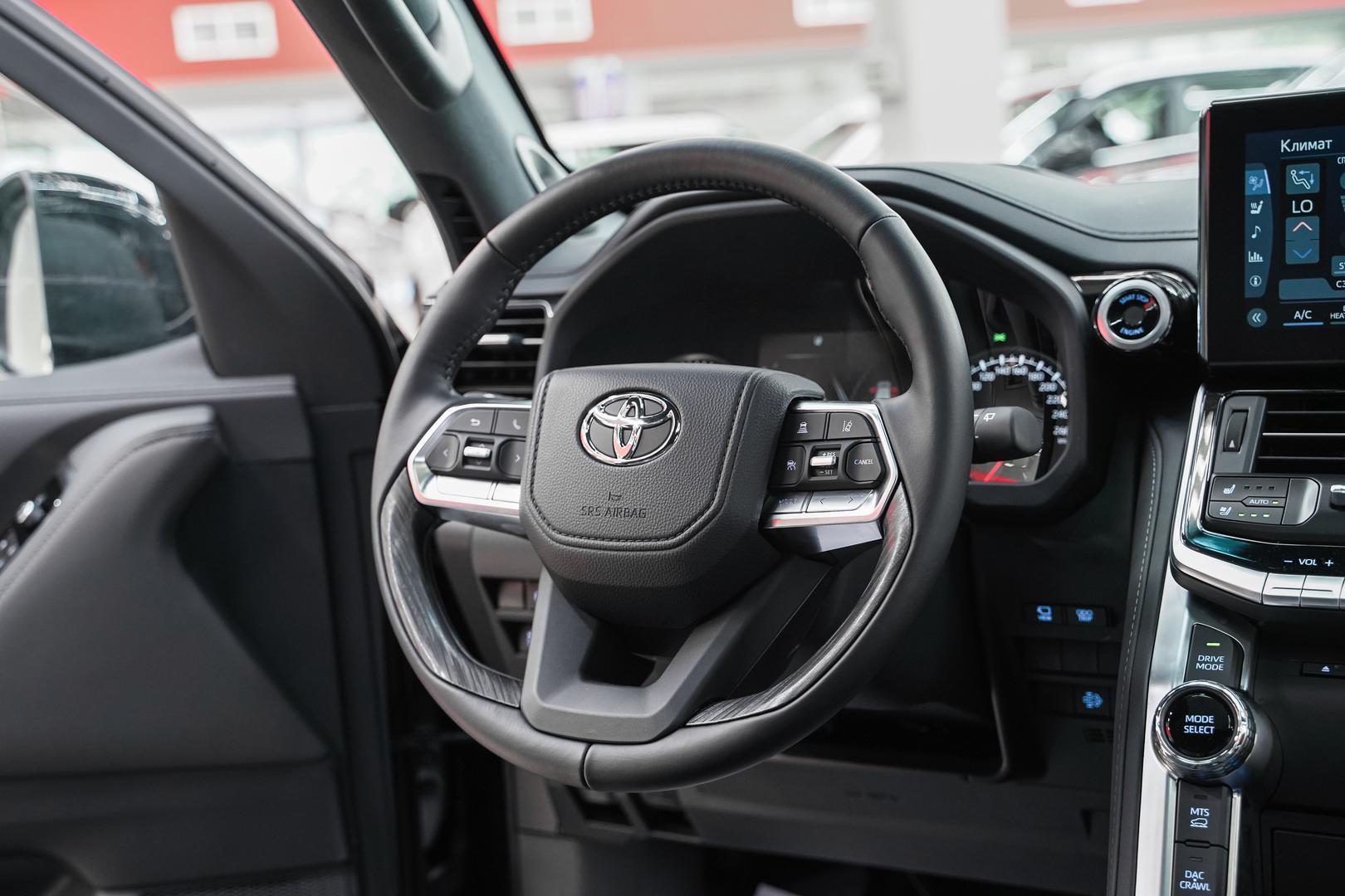 Toyota Land Cruiser 2024, черный, ДЦ Орехово