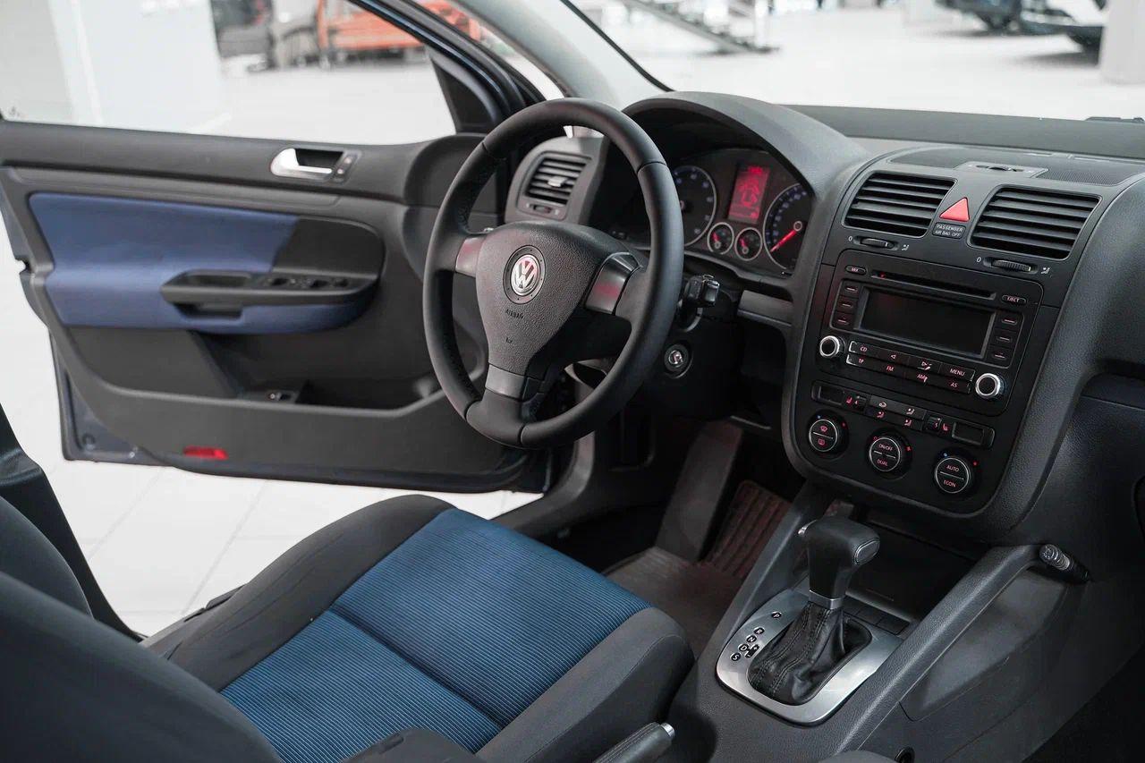 Volkswagen Golf 2006, серый, ДЦ Орехово