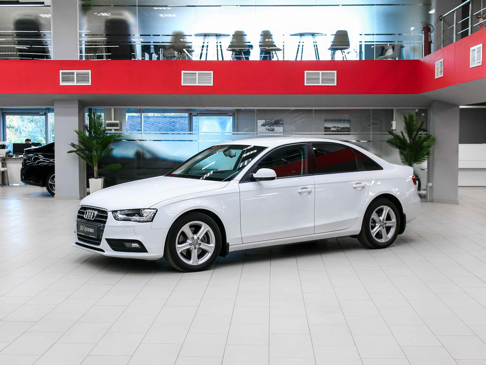 Audi A4 2013, белый, ДЦ Орехово