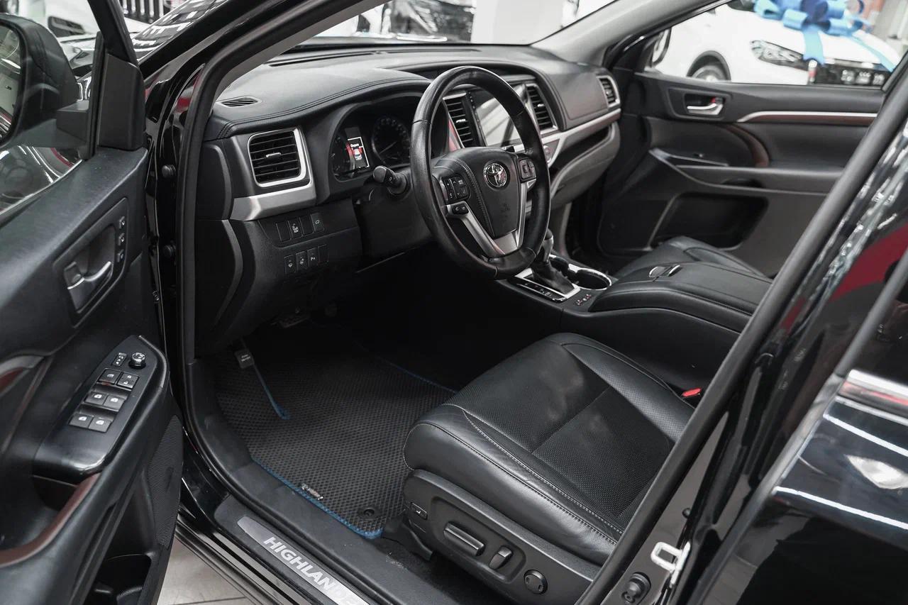 Toyota Highlander 2014, черный, ДЦ Орехово