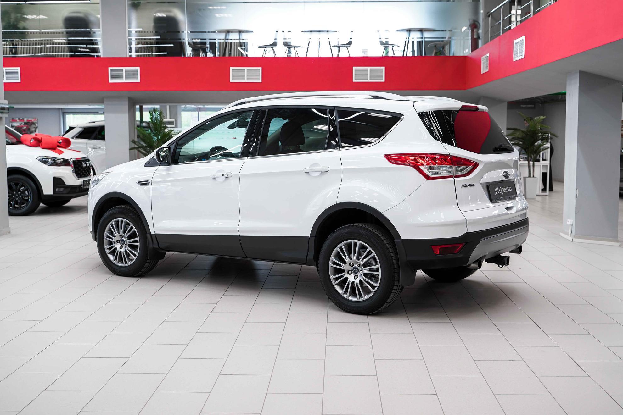 Ford Kuga 2013, белый, ДЦ Орехово