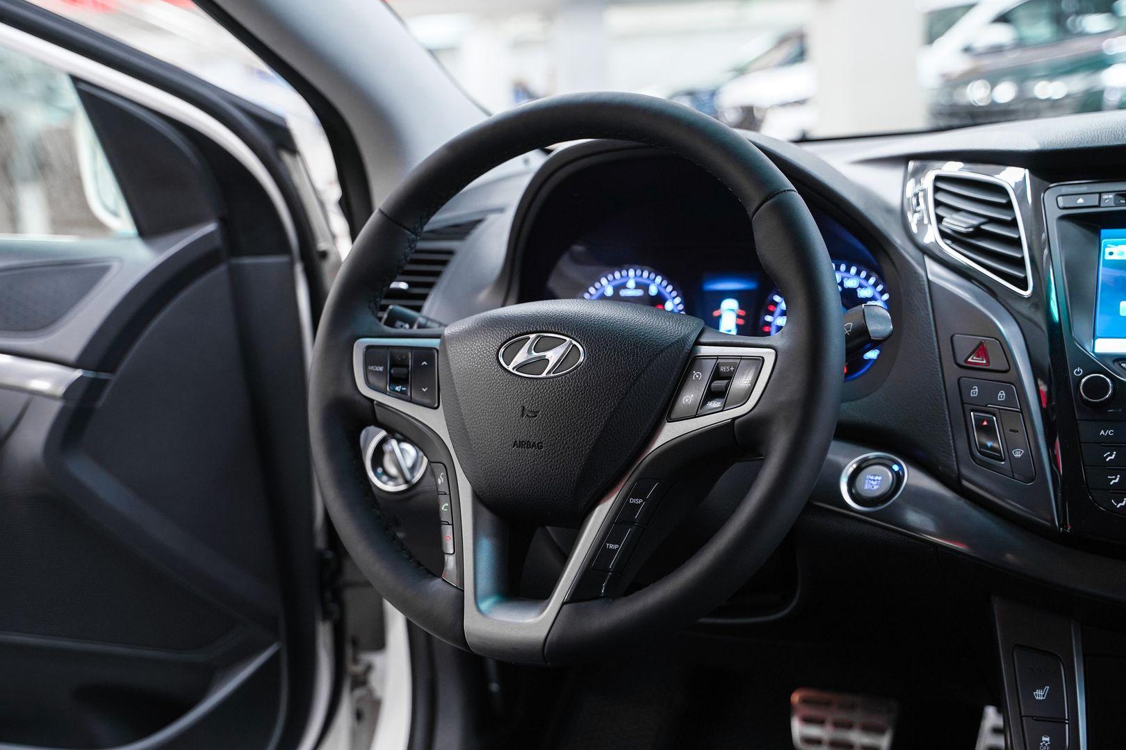 Hyundai i40 2013, белый, ДЦ Орехово