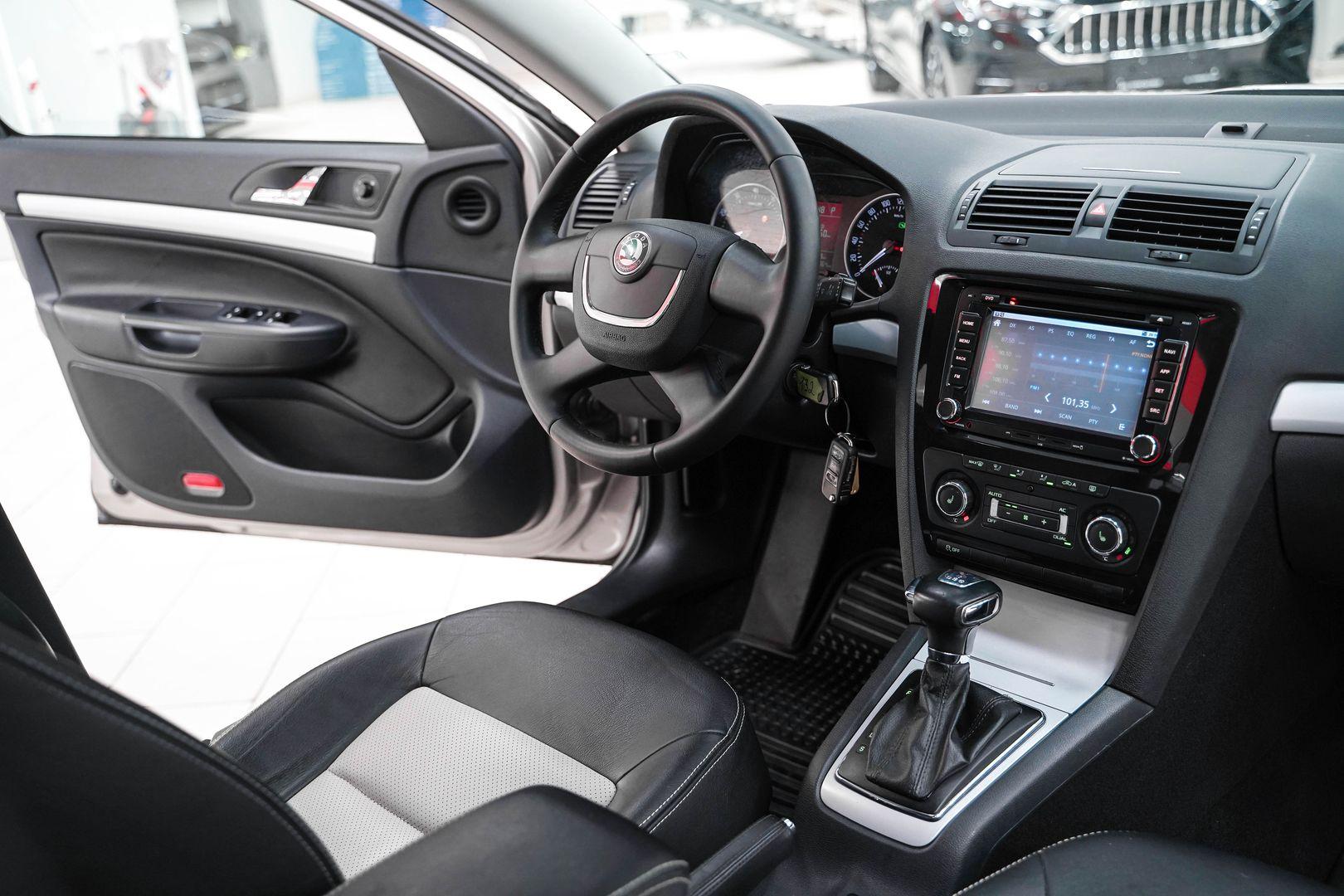 Skoda Octavia 2011, серый, ДЦ Орехово