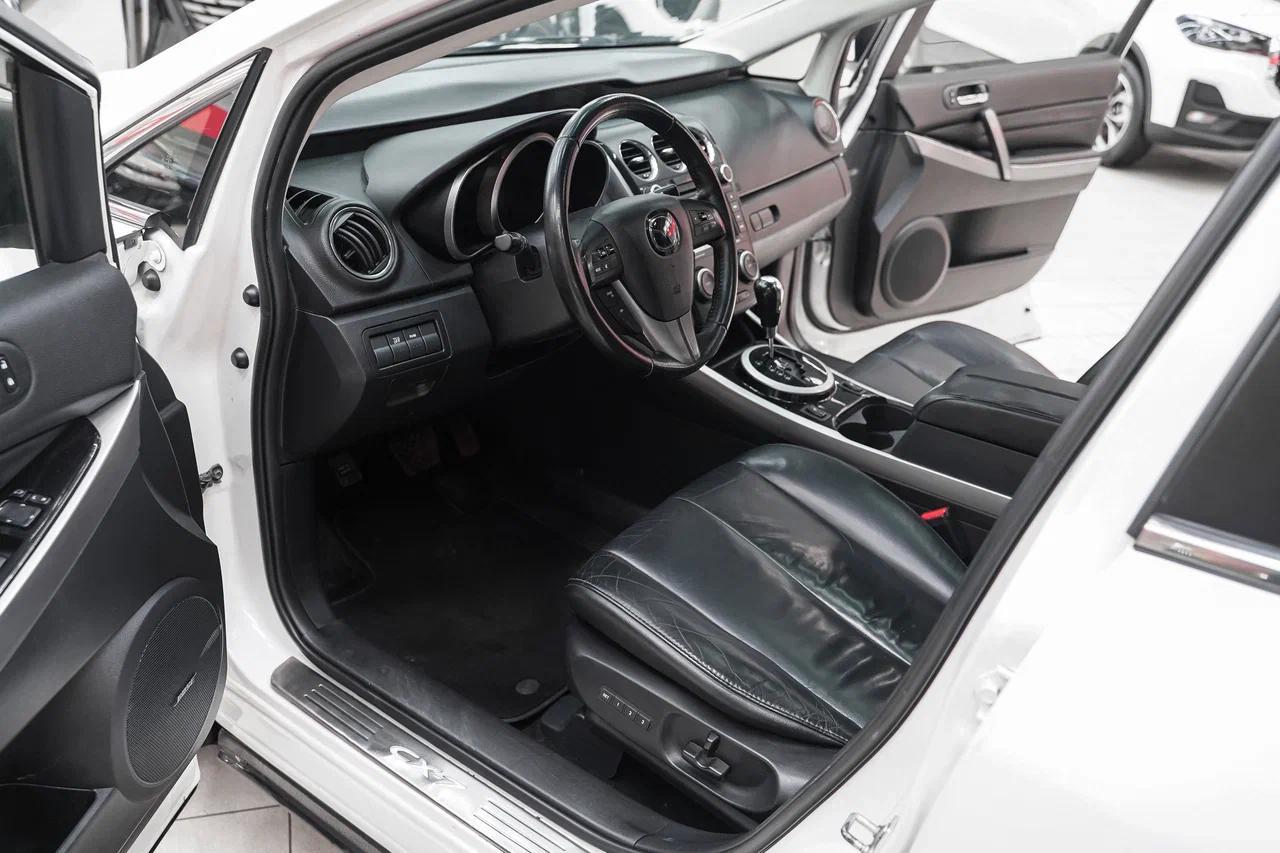 Mazda CX-7 2011, белый, ДЦ Орехово
