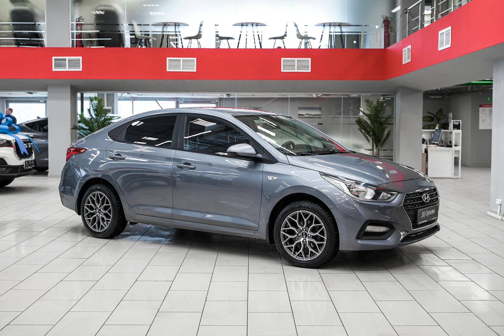 Hyundai Solaris 2018, серый, ДЦ Орехово