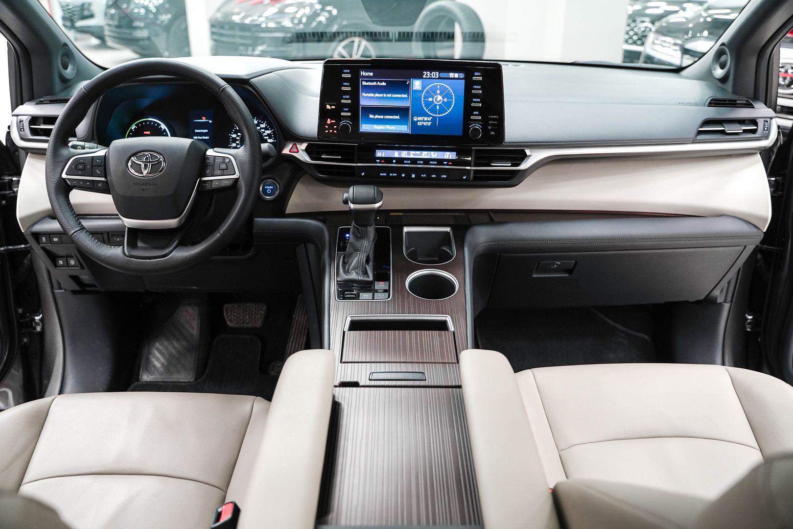 Toyota Sienna 2021, серый, ДЦ Орехово