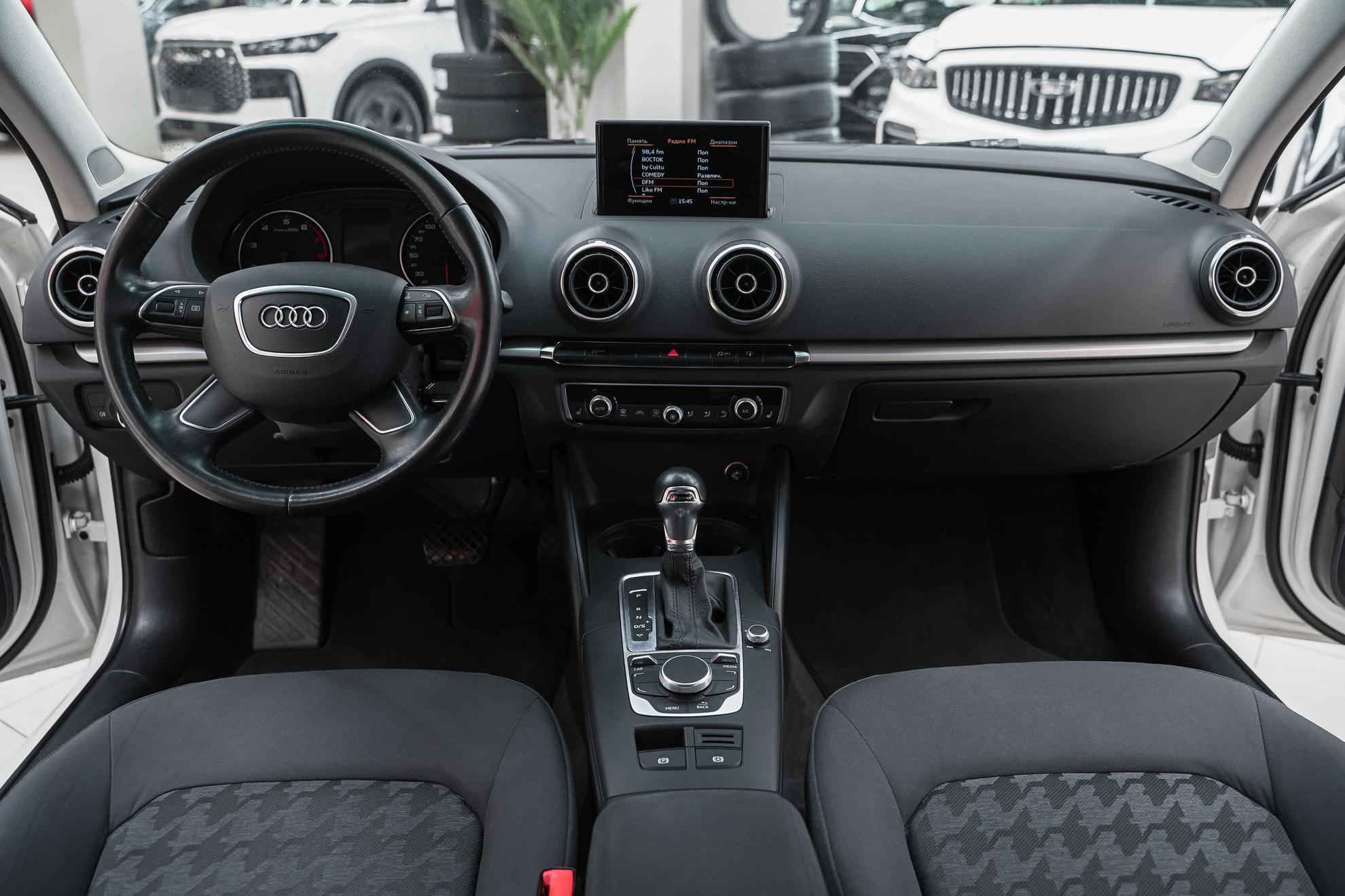 Audi A3 2014, белый, ДЦ Орехово