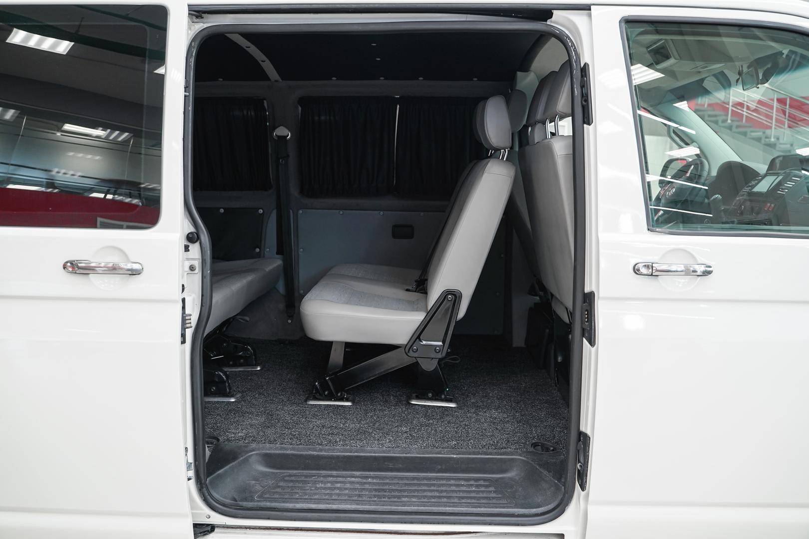 Volkswagen Transporter 2010, белый, ДЦ Орехово