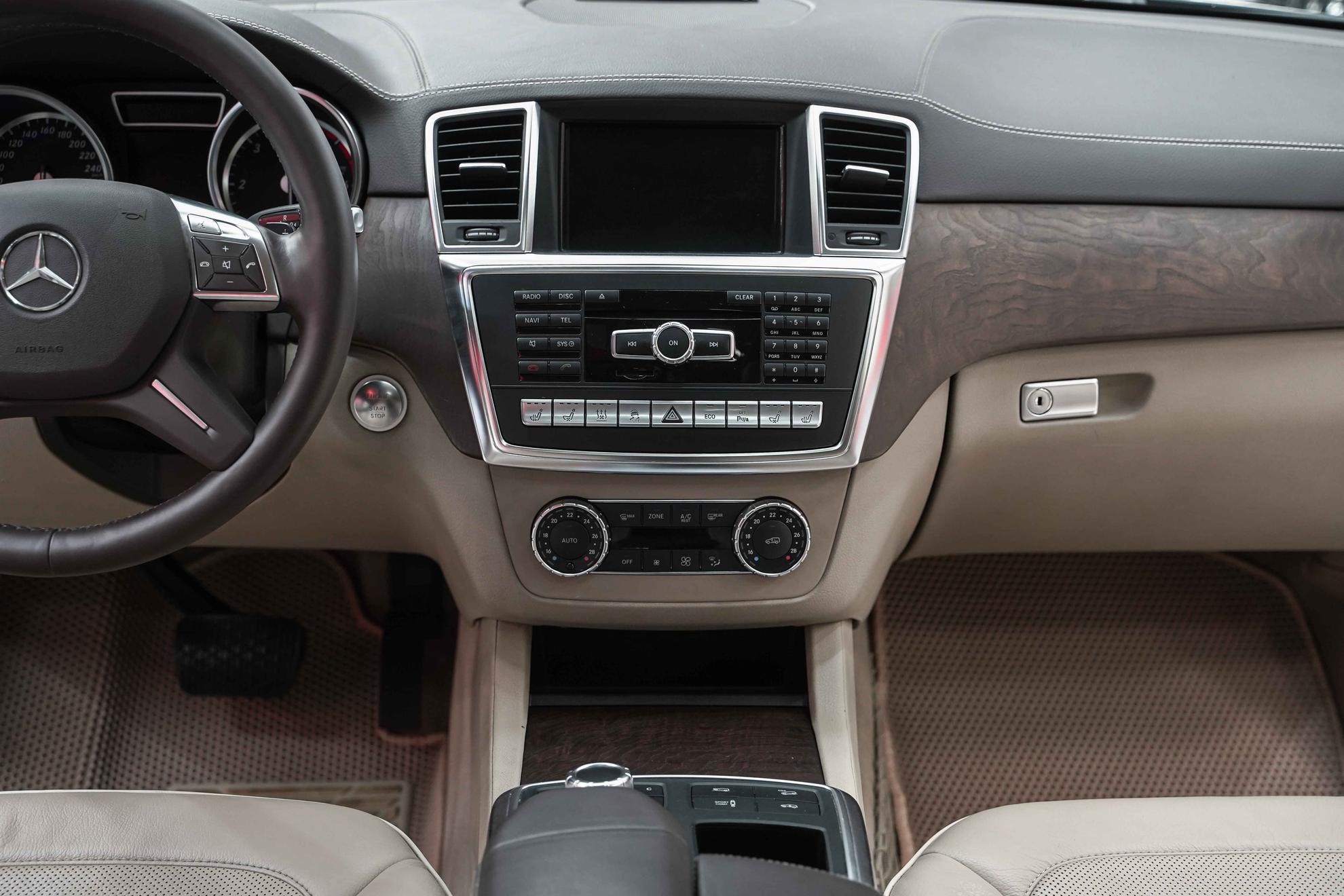 Mercedes-Benz GL-Класс 2013, черный, ДЦ Орехово