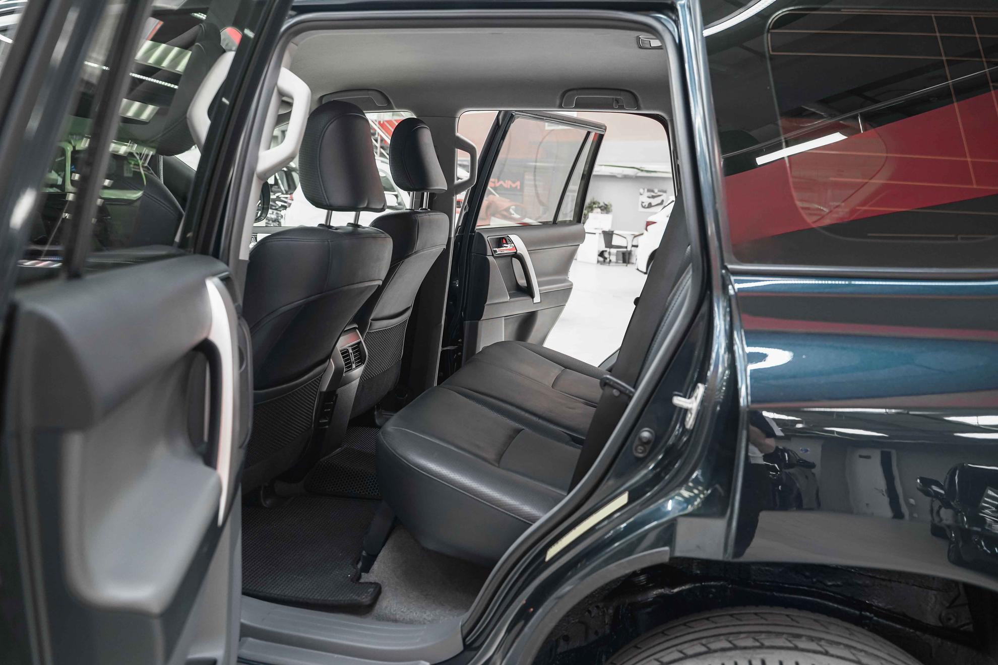 Toyota Land Cruiser Prado 2013, серый, ДЦ Орехово