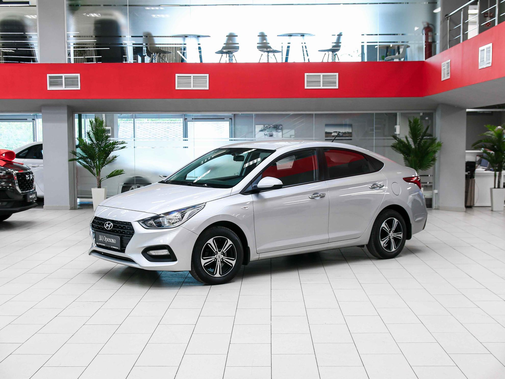 Hyundai Solaris 2019, серебряный, ДЦ Орехово