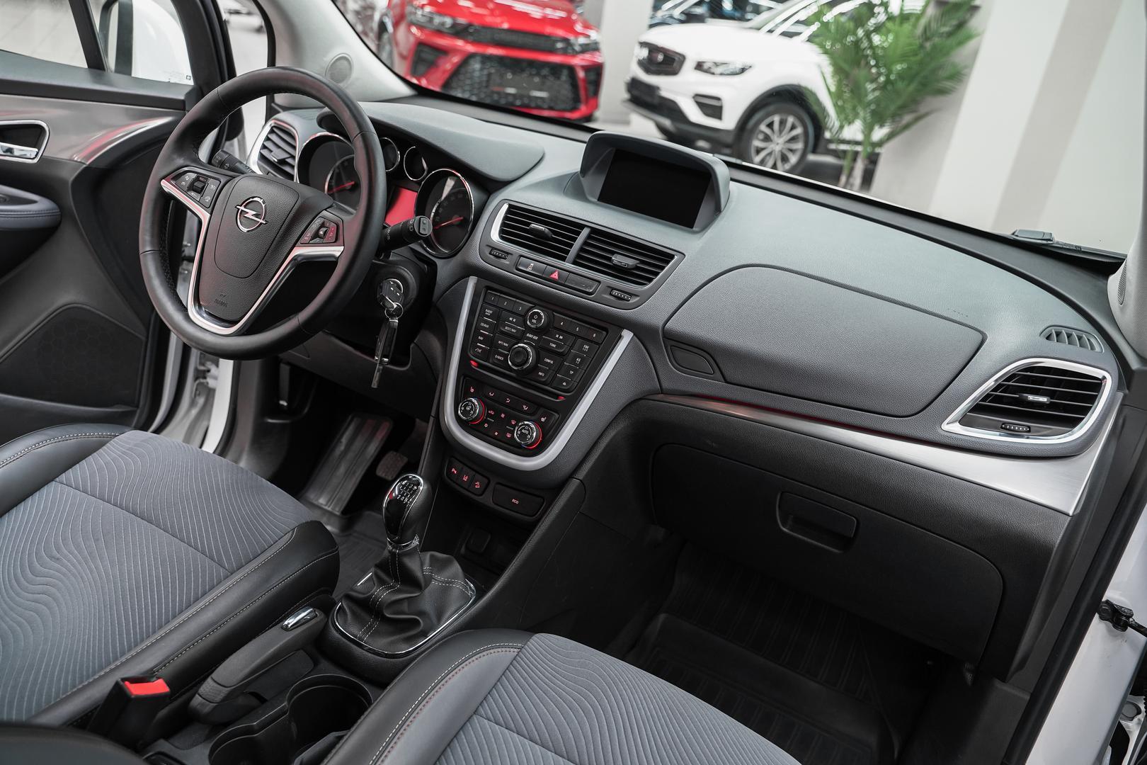 Opel Mokka 2013, белый, ДЦ Орехово