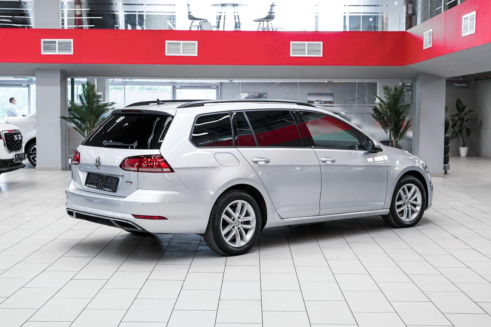 Volkswagen Golf 2019, серый, ДЦ Орехово