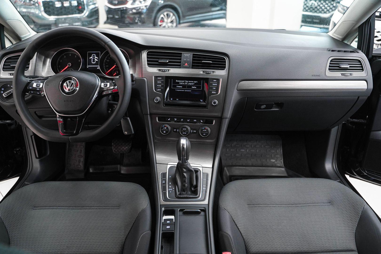 Volkswagen Golf 2013, черный, ДЦ Орехово