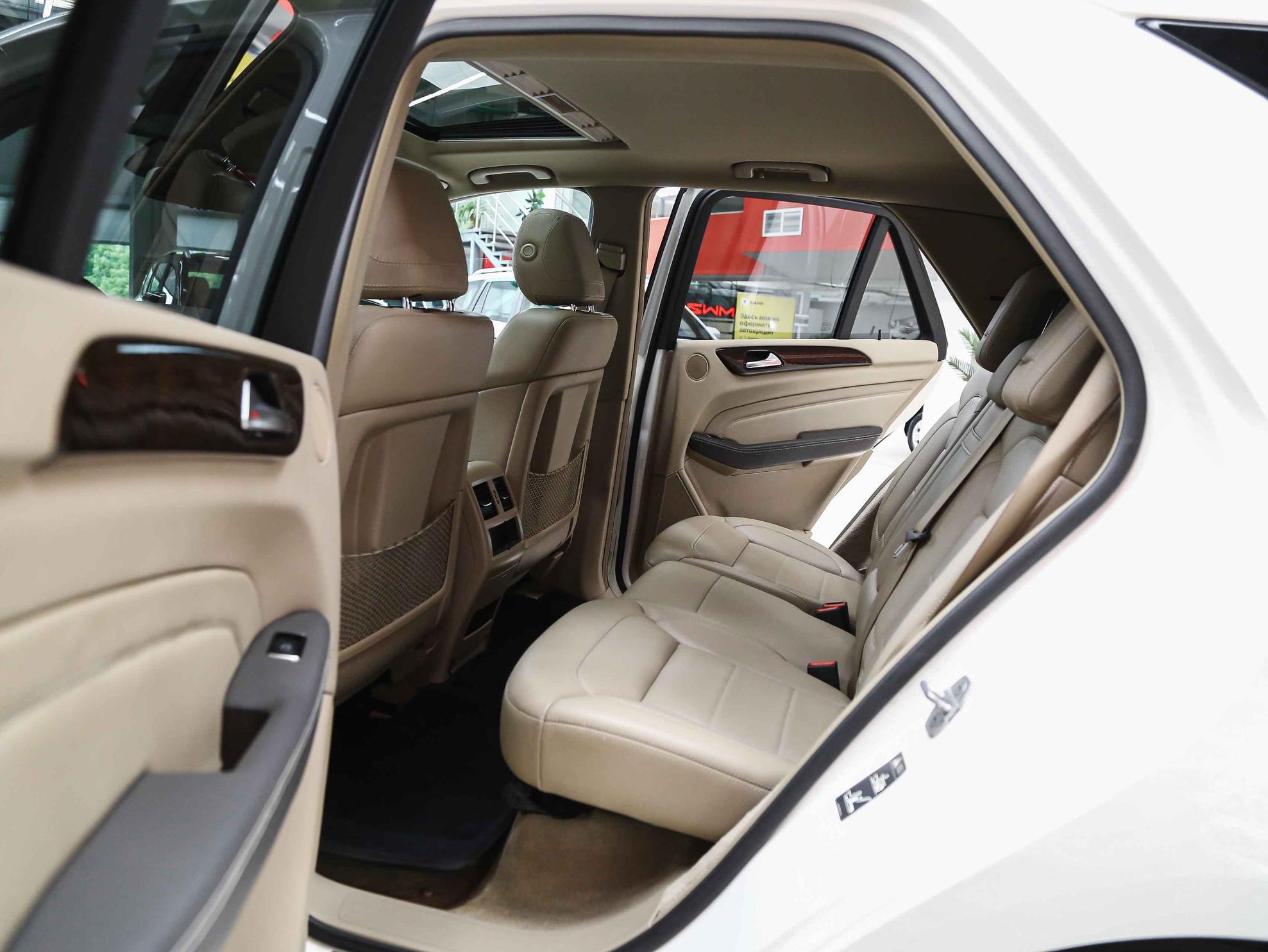 Mercedes-Benz M-Класс 2012, белый, ДЦ Орехово