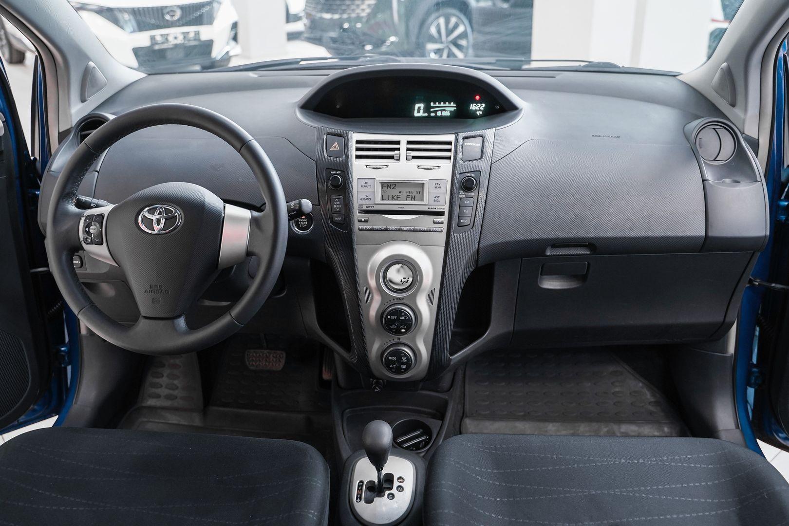 Toyota Yaris 2008, синий, ДЦ Орехово