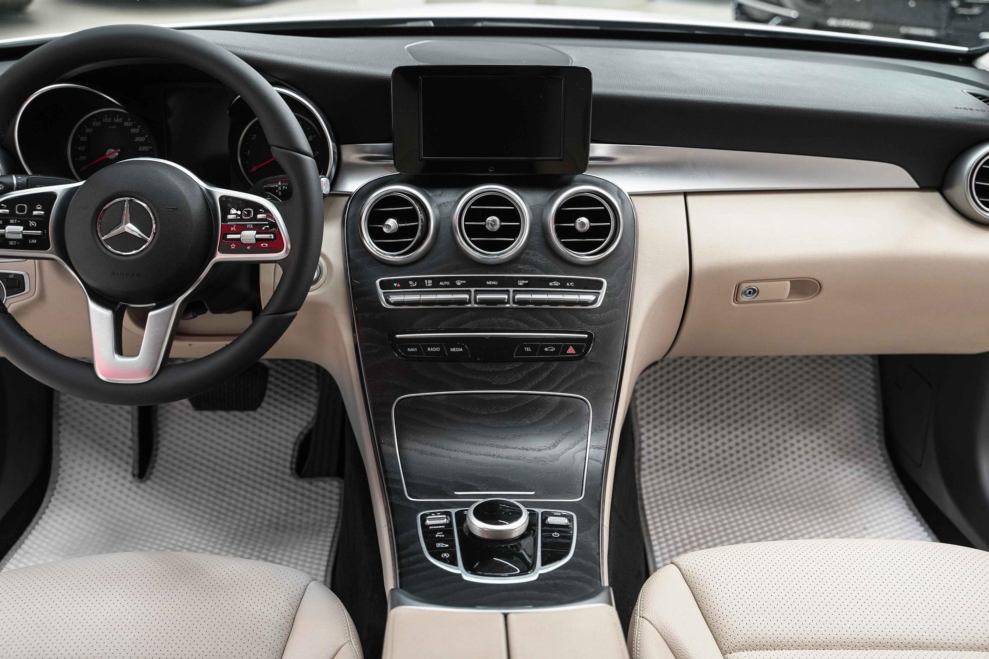 Mercedes-Benz C-Класс 2019, белый, ДЦ Орехово