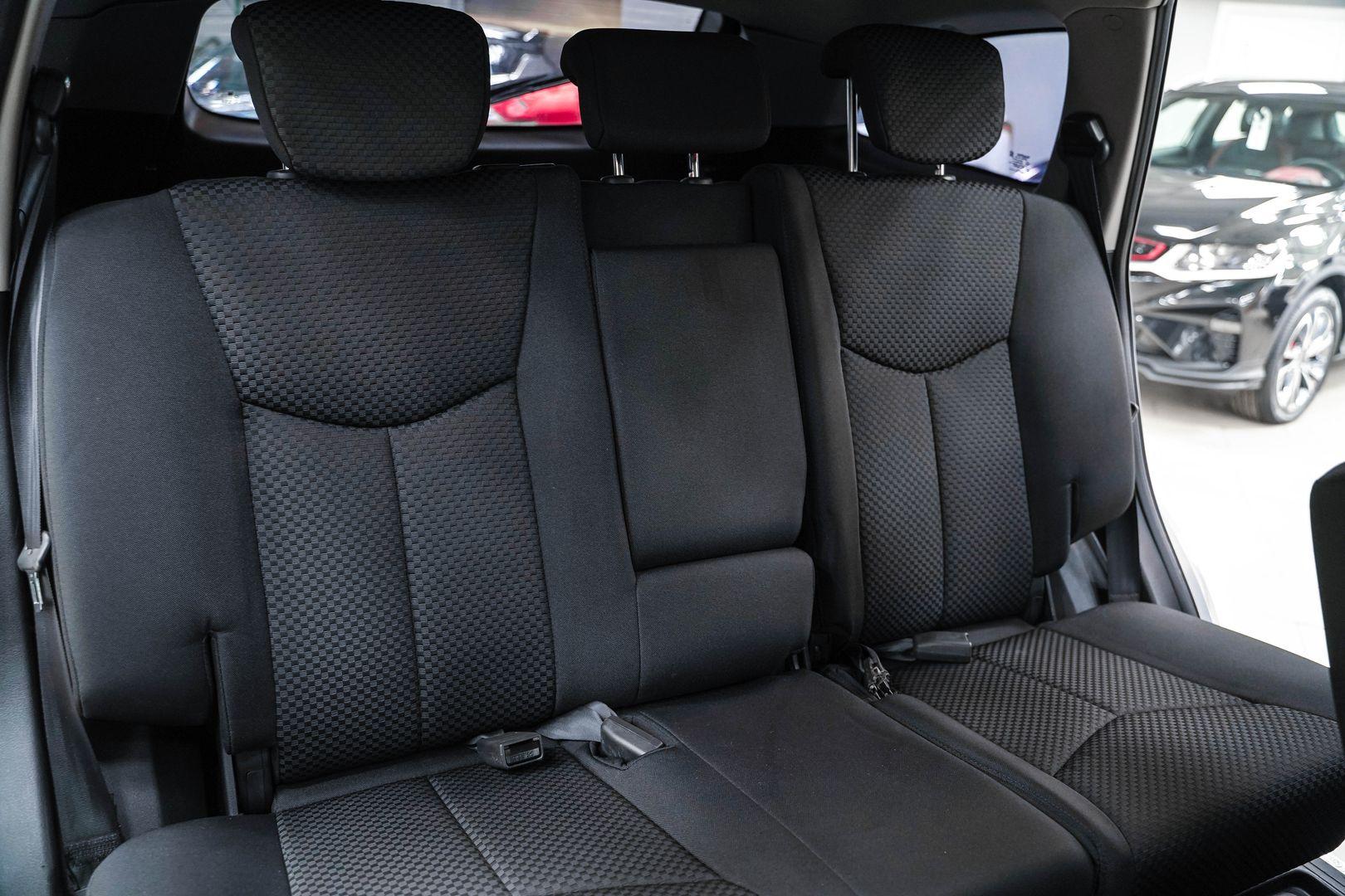 SsangYong Kyron 2013, серебряный, ДЦ Орехово