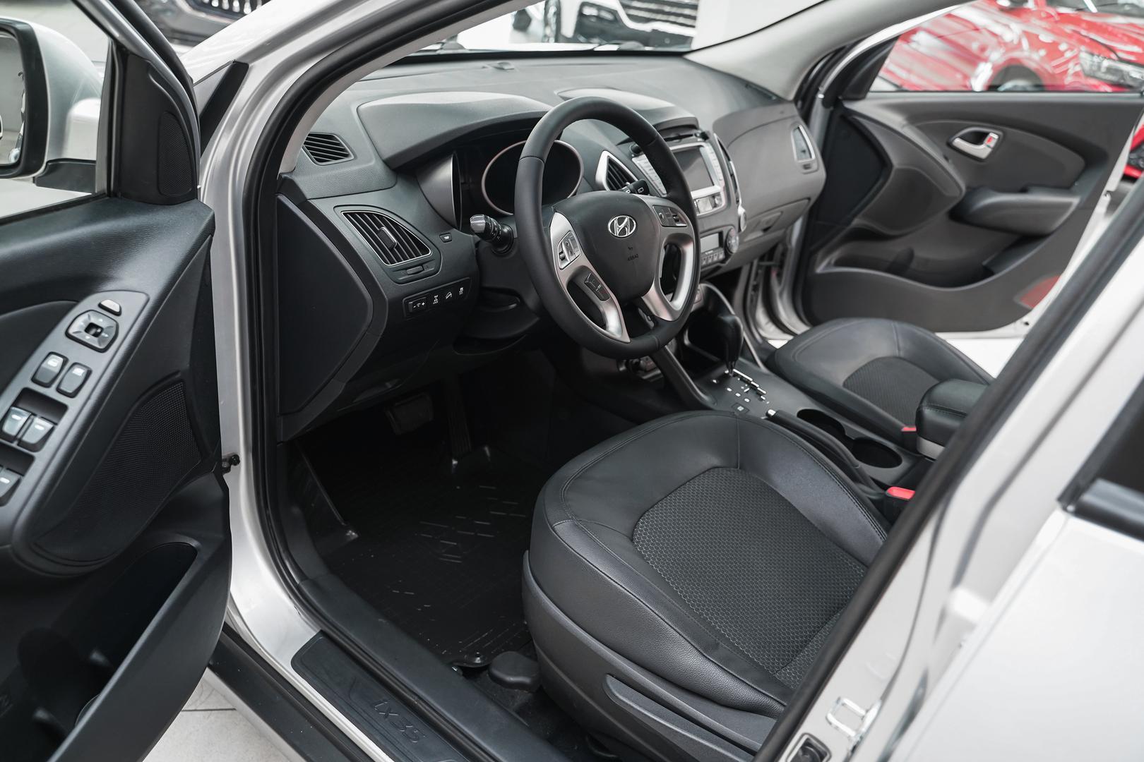 Hyundai ix35 2012, серебряный, ДЦ Орехово