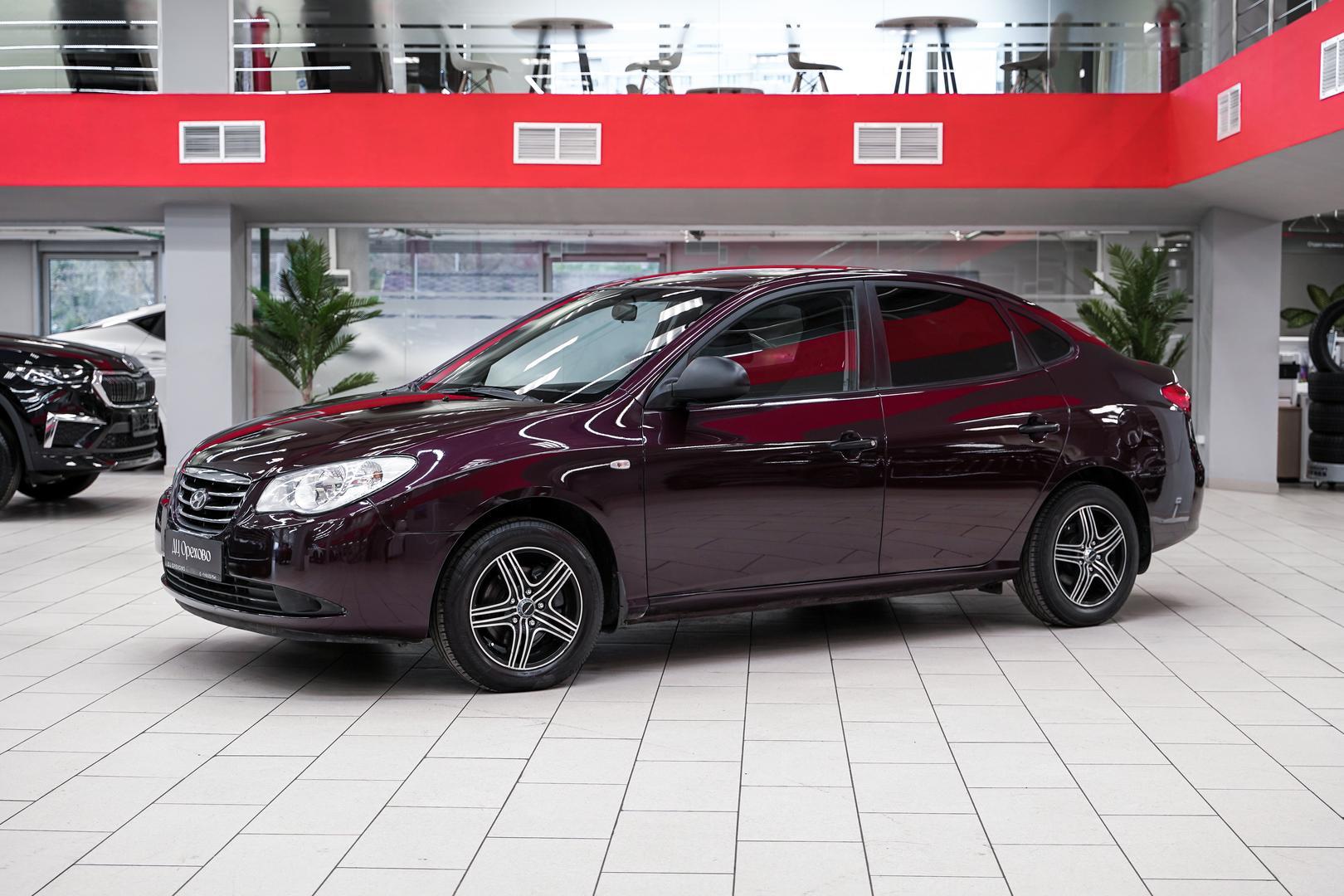 Hyundai Elantra 2010, красный, ДЦ Орехово