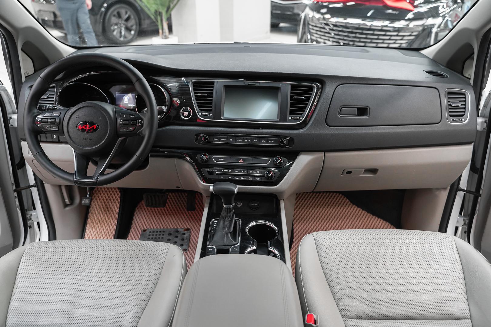 Kia Carnival 2019, белый, ДЦ Орехово