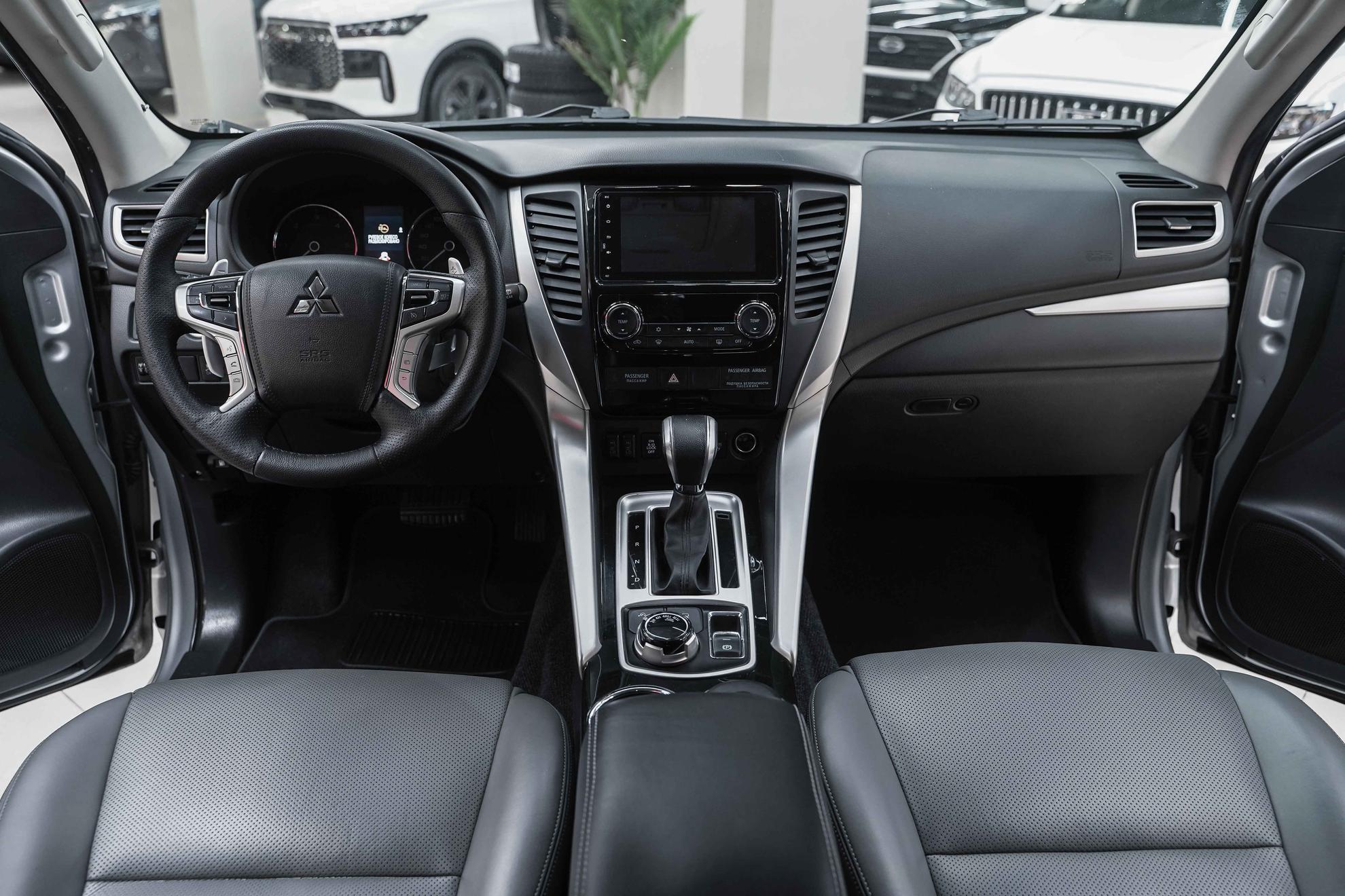 Mitsubishi Pajero Sport 2017, серебряный, ДЦ Орехово