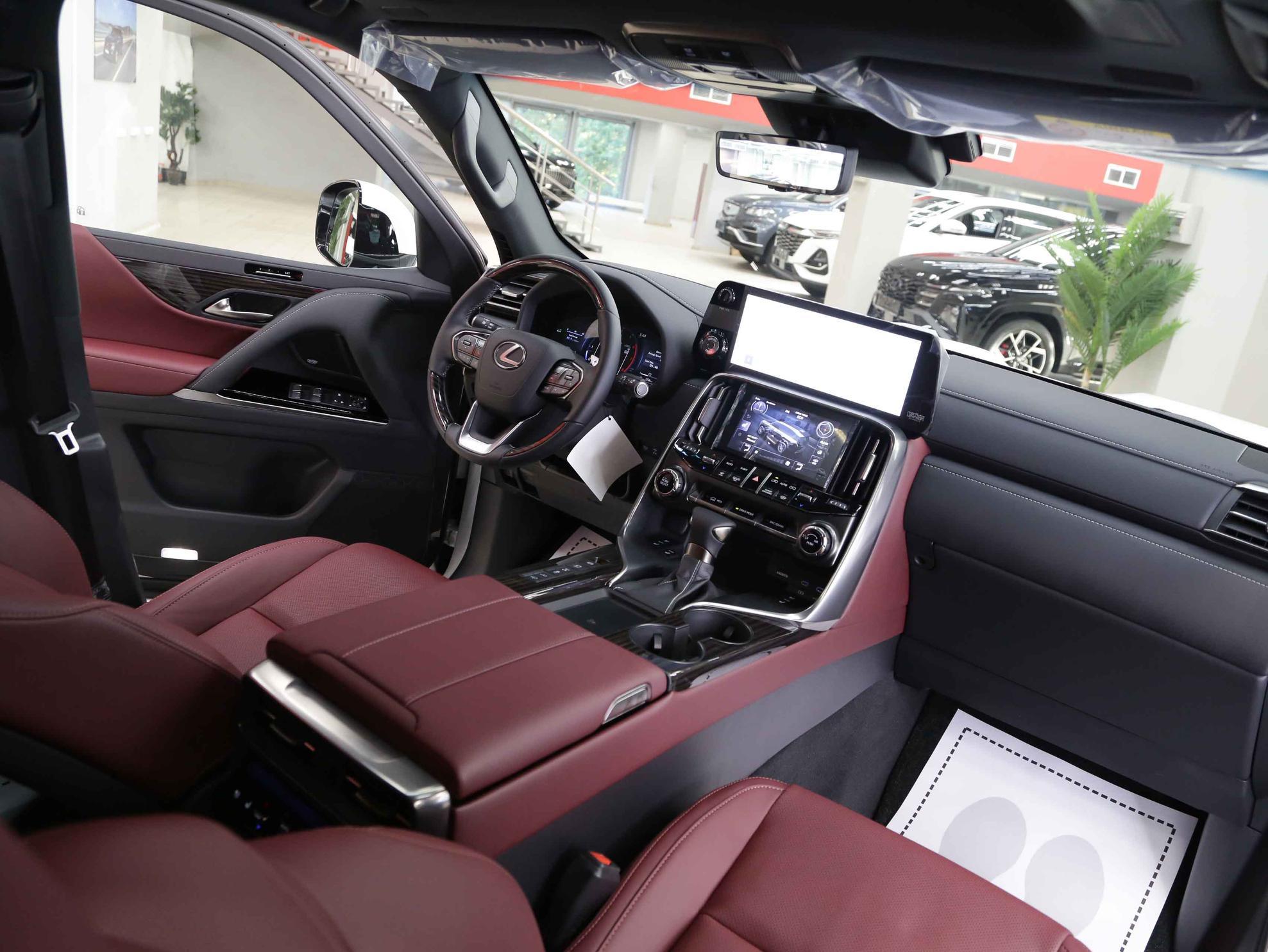 Lexus LX 2026, белый, ДЦ Орехово