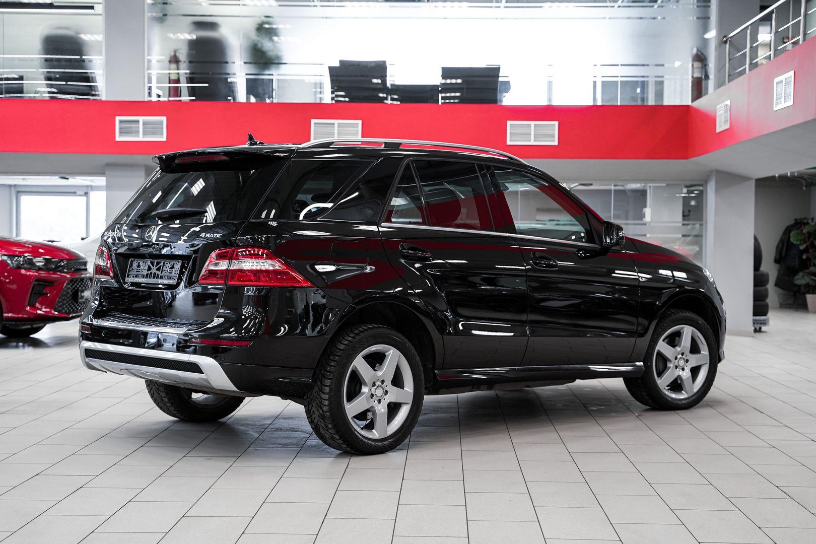 Mercedes-Benz M-Класс 2012, черный, ДЦ Орехово