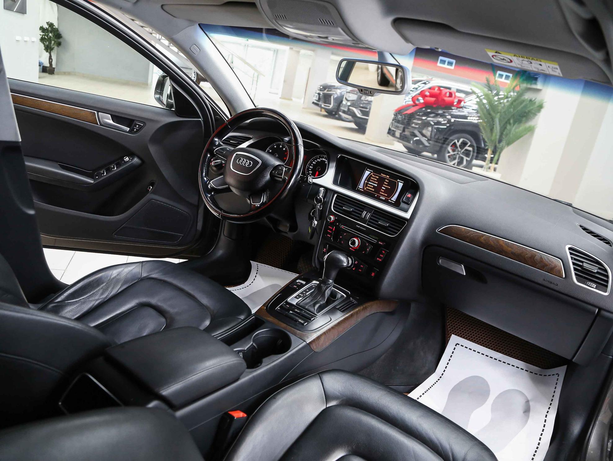 Audi A4 2015, серый, ДЦ Орехово