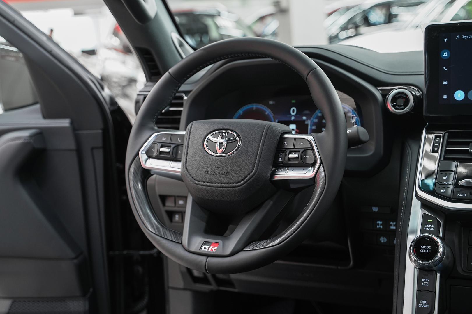 Toyota Land Cruiser 2025, черный, ДЦ Орехово