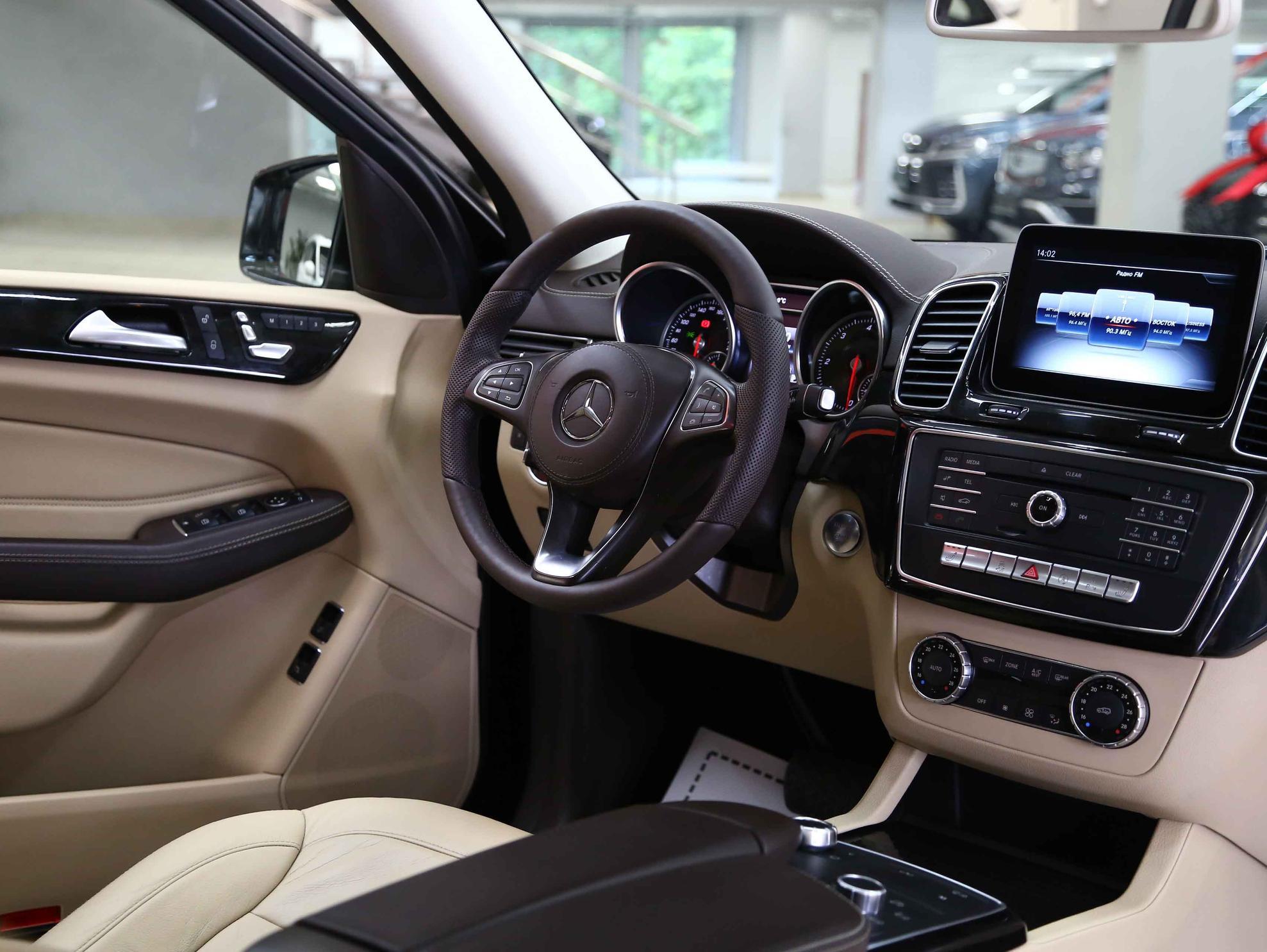 Mercedes-Benz GLS 2018, черный, ДЦ Орехово