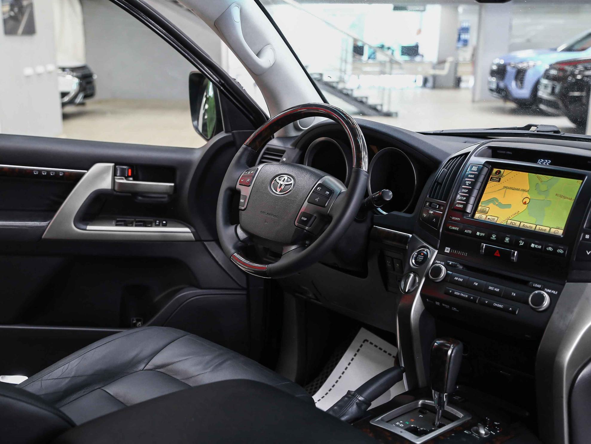 Toyota Land Cruiser 2011, черный, ДЦ Орехово