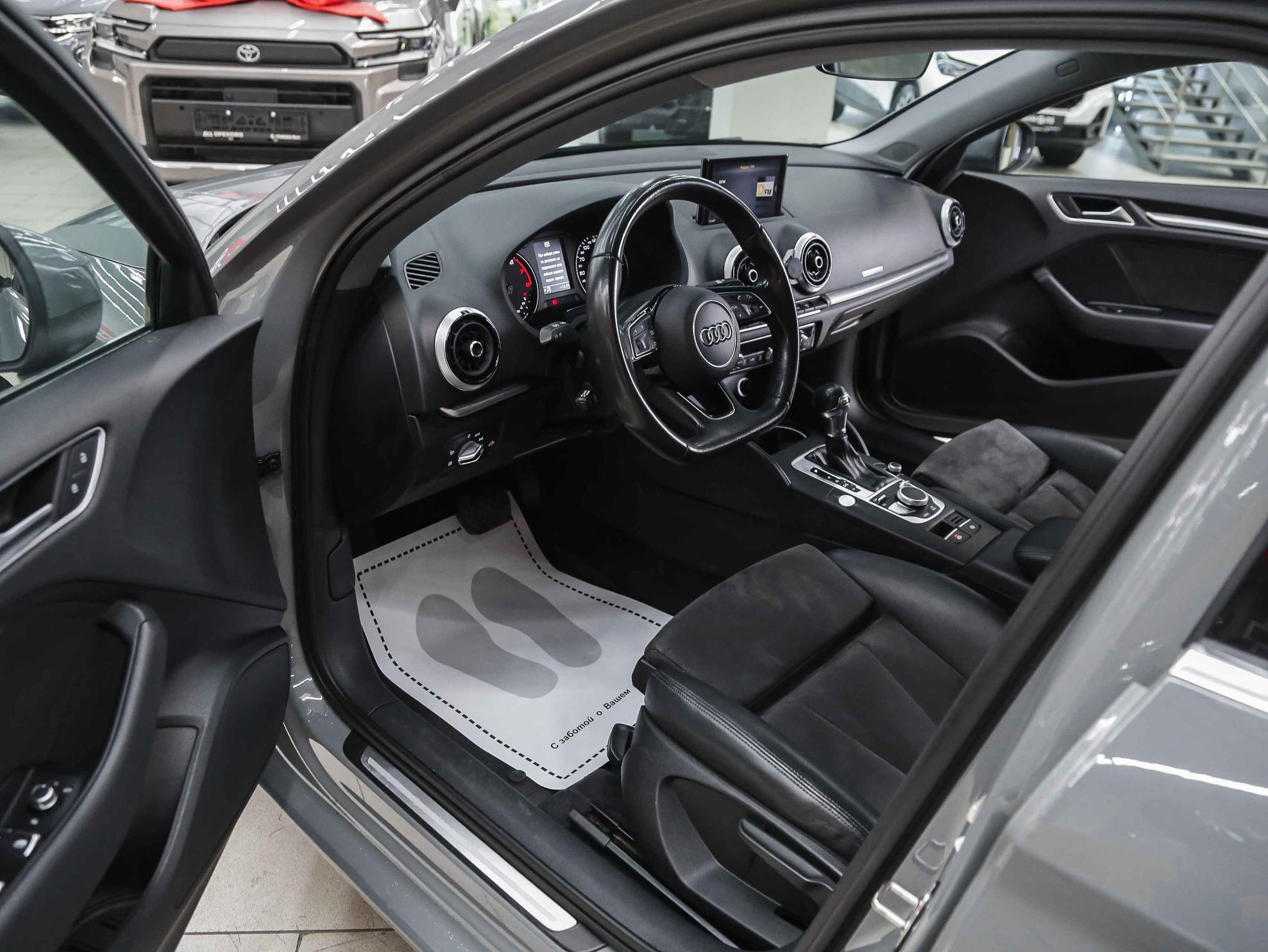 Audi A3 2018, серый, ДЦ Орехово