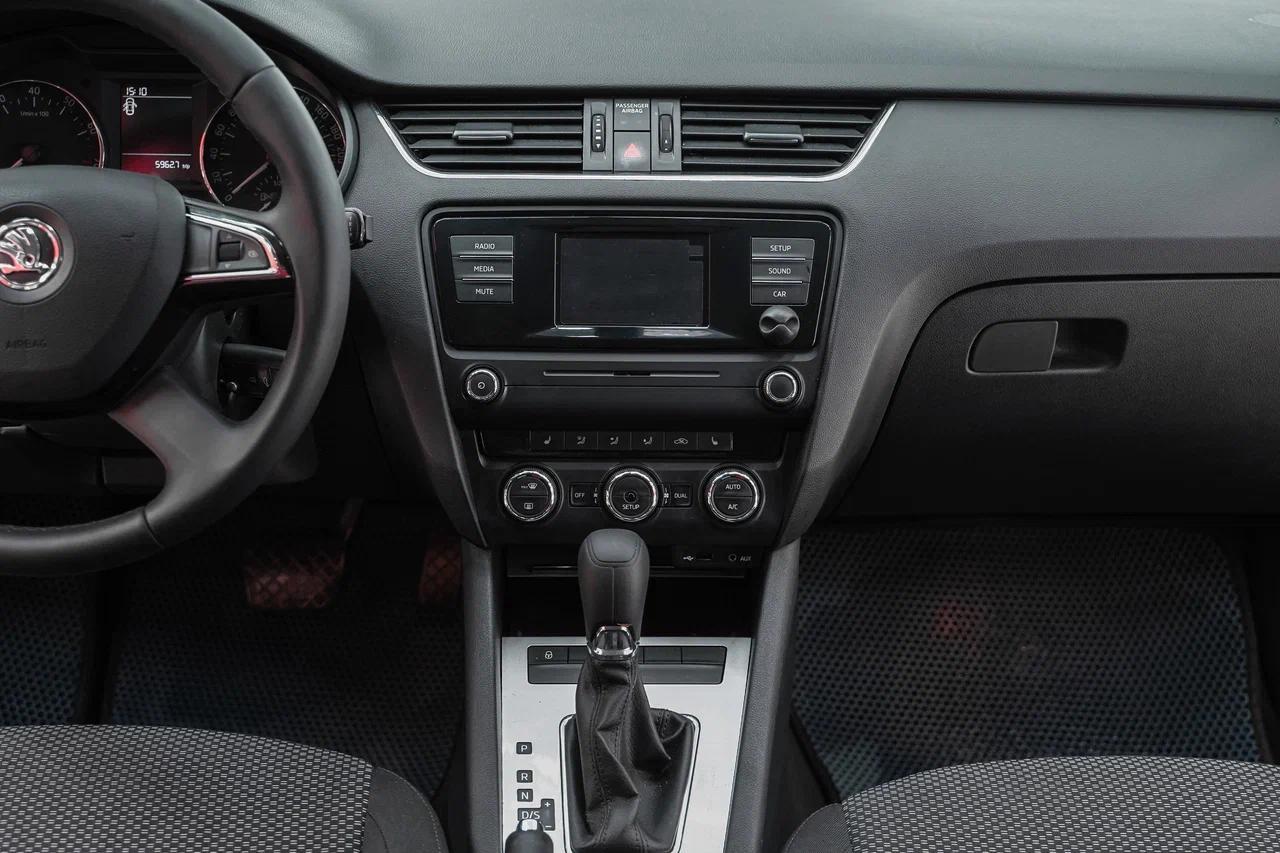 Skoda Octavia 2014, синий, ДЦ Орехово