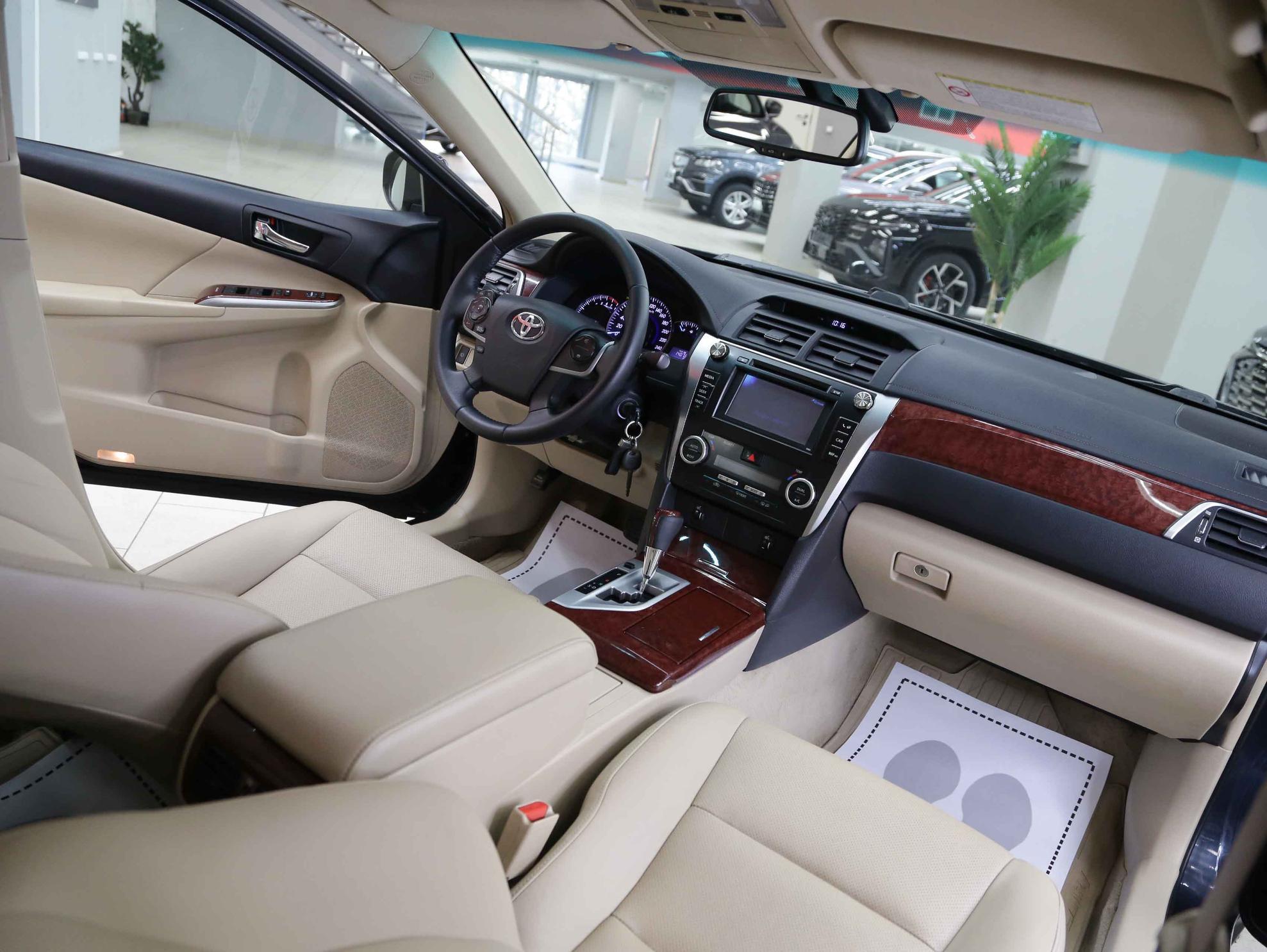 Toyota Camry 2012, серый, ДЦ Орехово