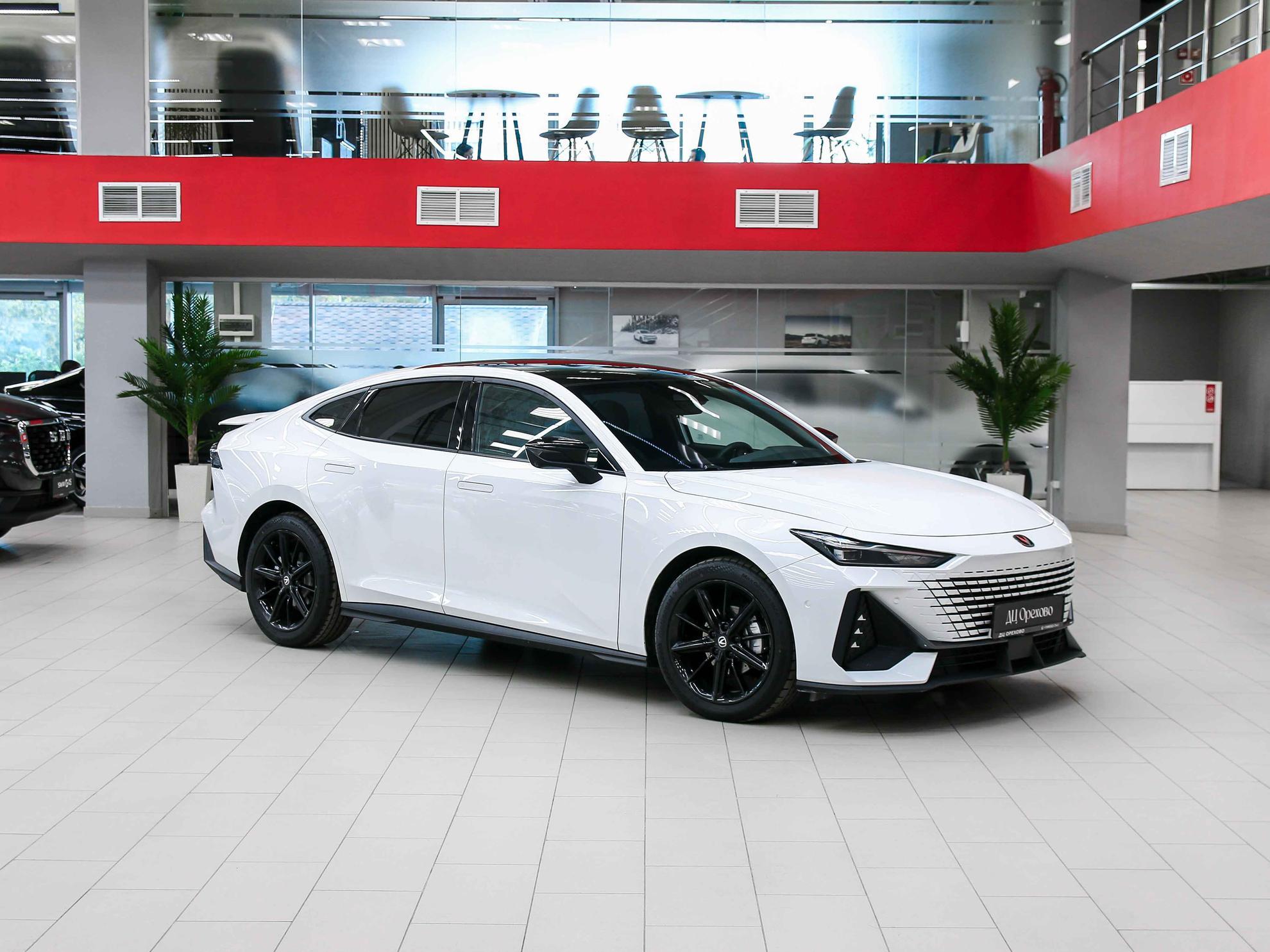 Changan UNI-V 2023, белый, ДЦ Орехово