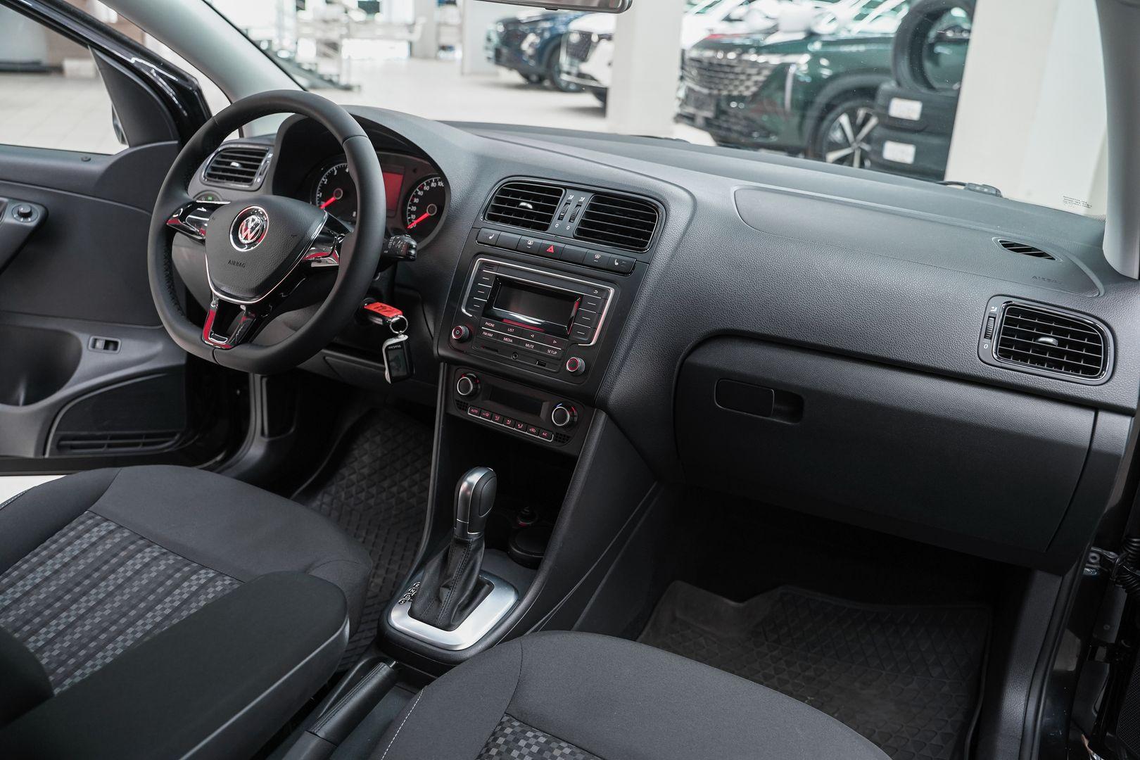Volkswagen Polo 2017, черный, ДЦ Орехово