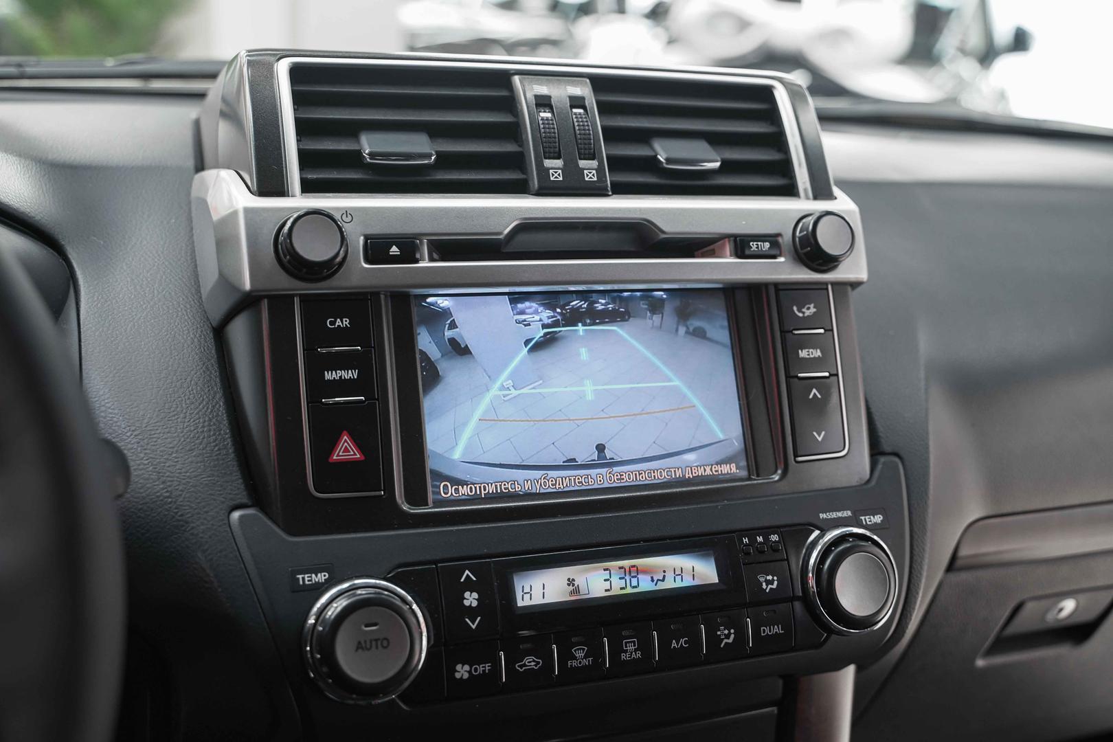 Toyota Land Cruiser Prado 2013, белый, ДЦ Орехово