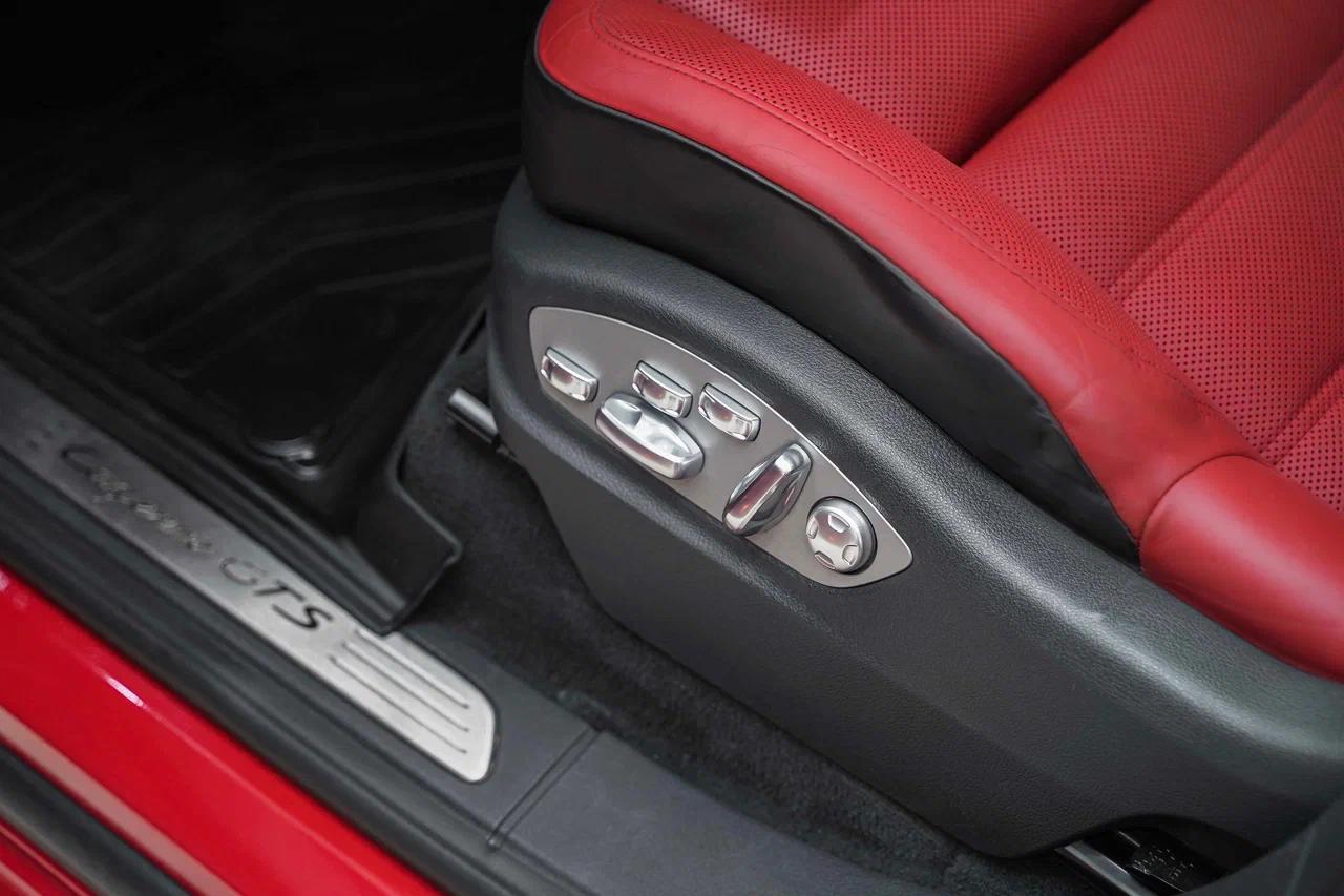 Porsche Cayenne 2016, красный, ДЦ Орехово