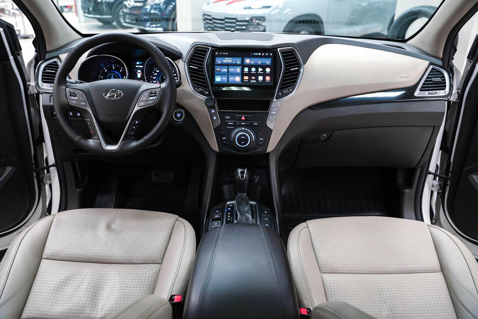 Hyundai Santa Fe 2013, белый, ДЦ Орехово