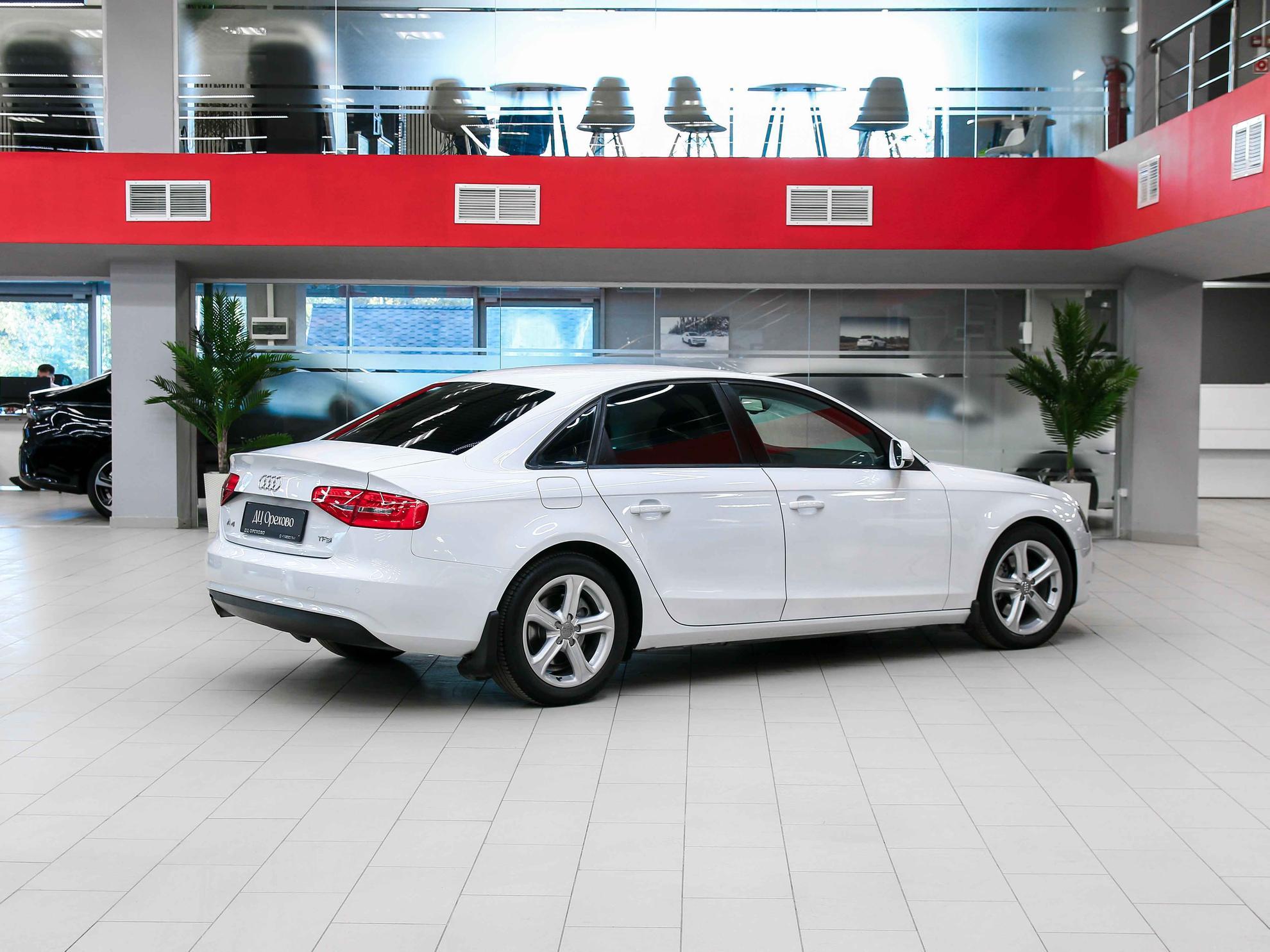 Audi A4 2013, белый, ДЦ Орехово