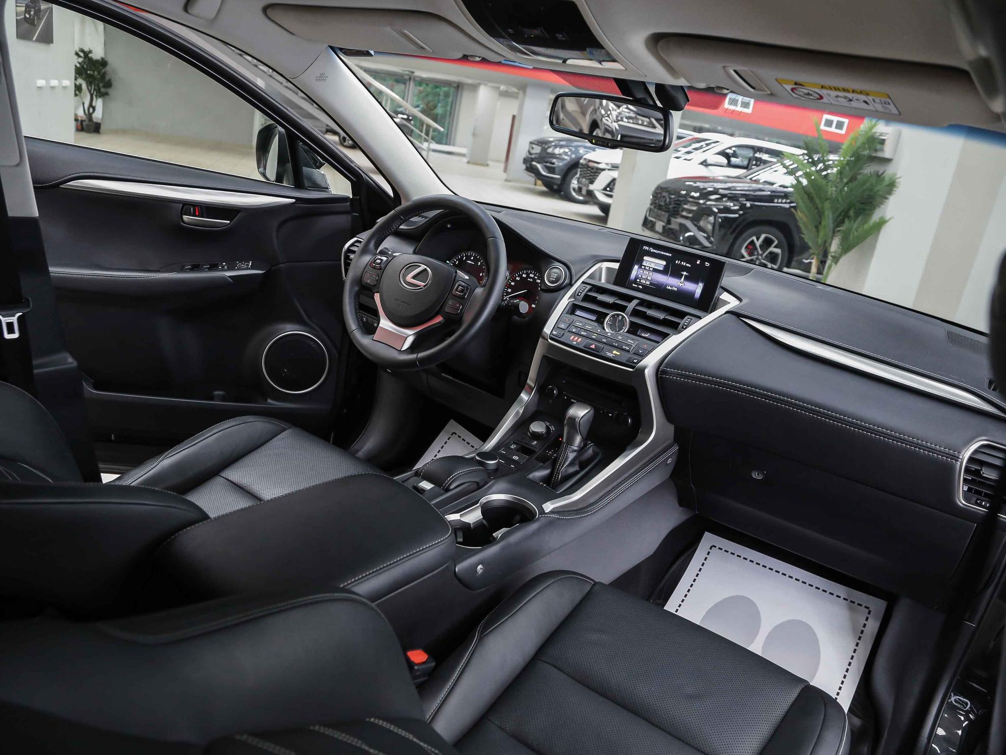 Lexus NX 2017, черный, ДЦ Орехово