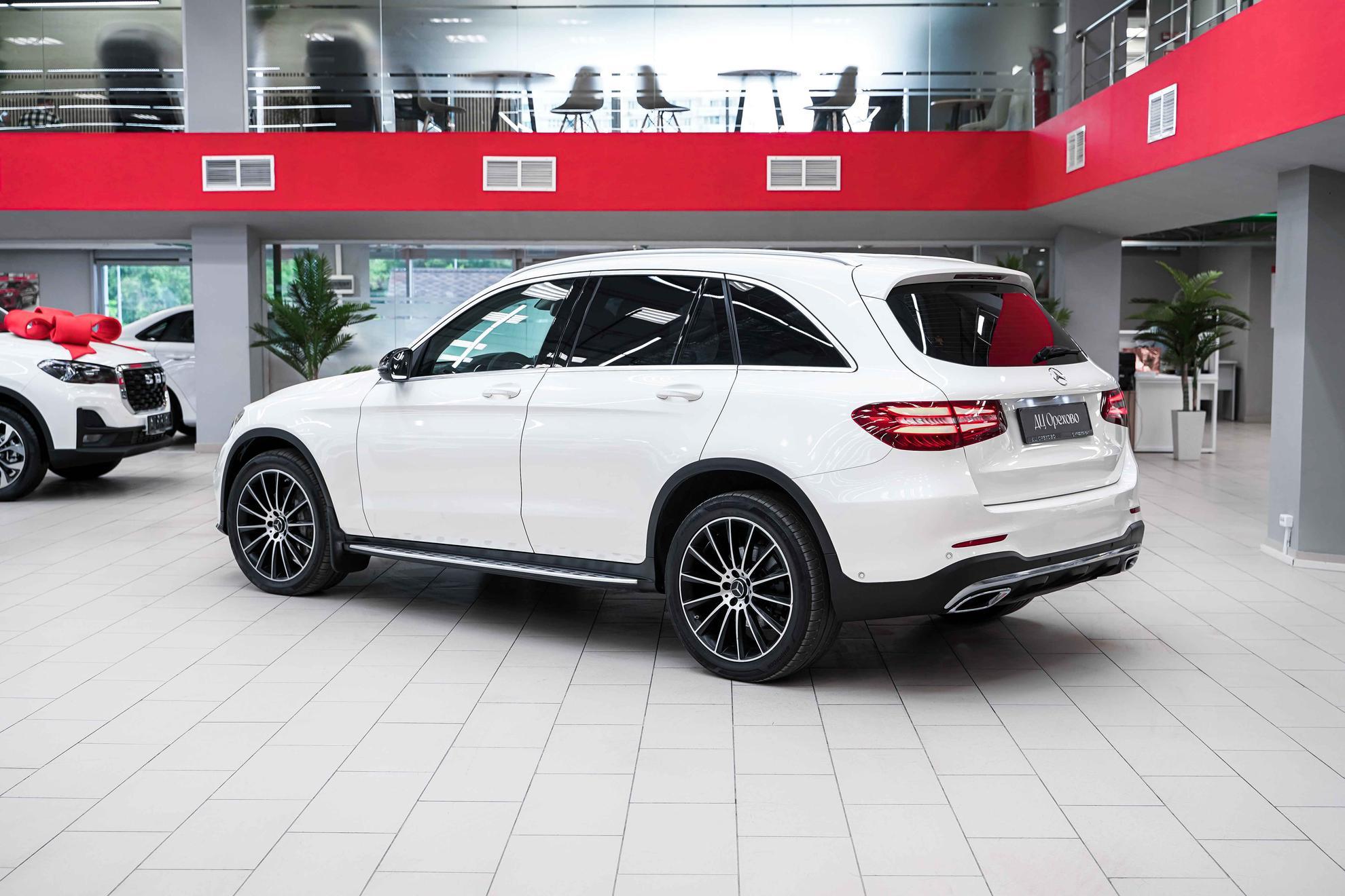 Mercedes-Benz GLC 2016, белый, ДЦ Орехово