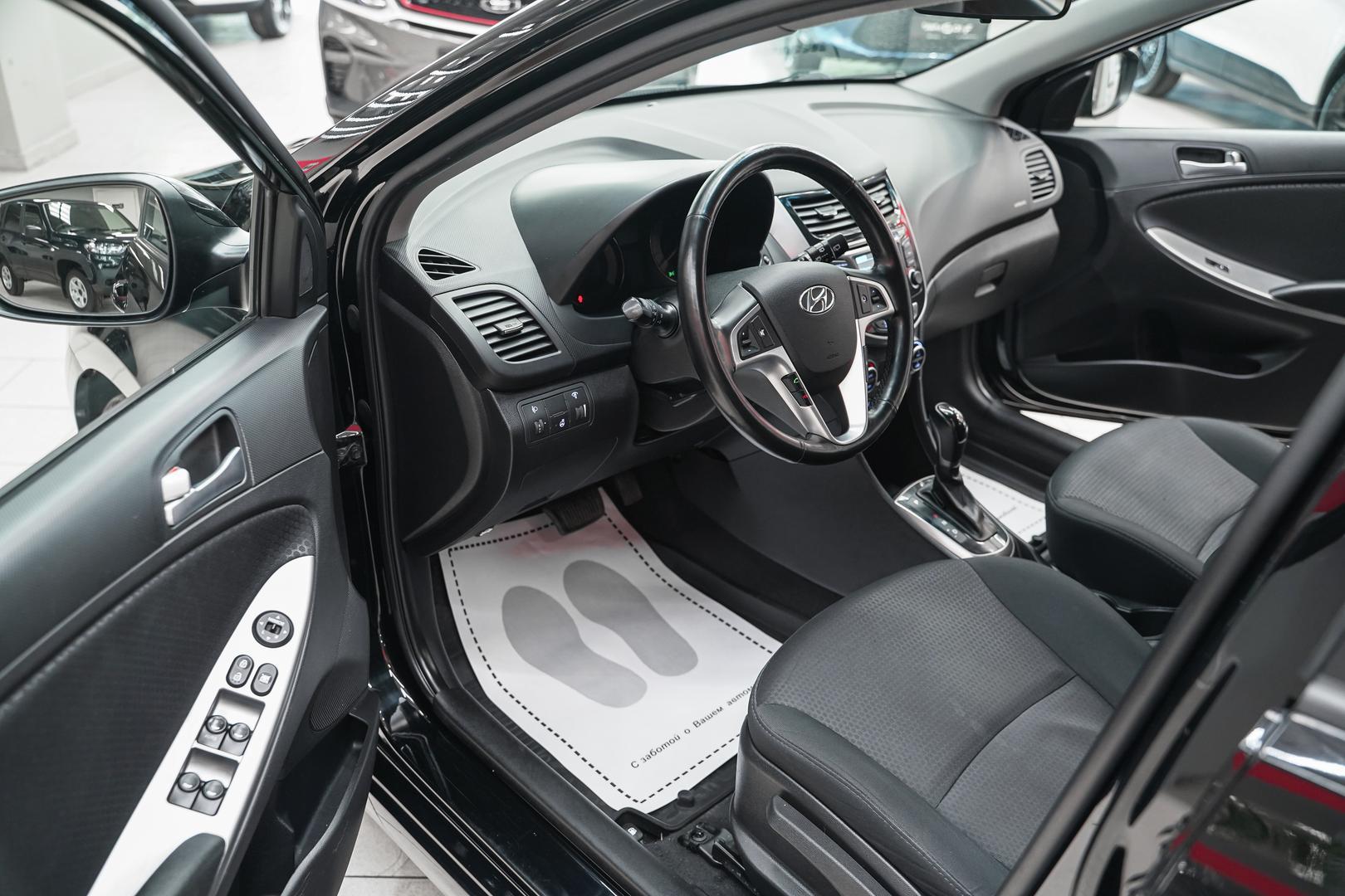 Hyundai Solaris 2015, черный, ДЦ Орехово