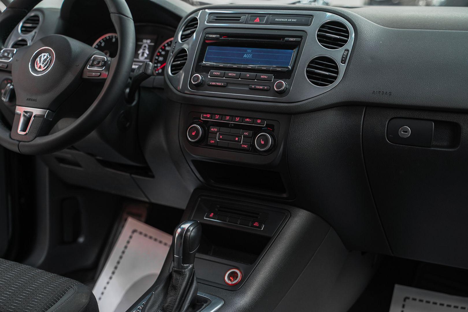 Volkswagen Tiguan 2012, черный, ДЦ Орехово