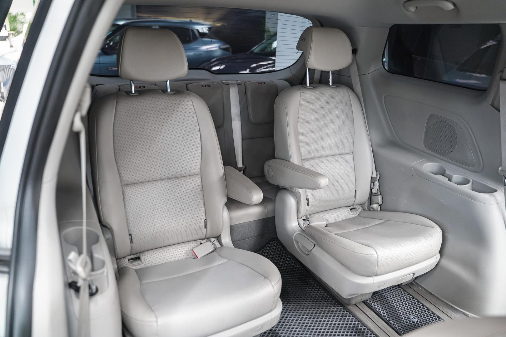 Kia Carnival 2019, белый, ДЦ Орехово