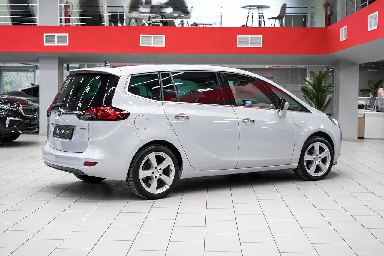 Opel Zafira 2013, белый, ДЦ Орехово