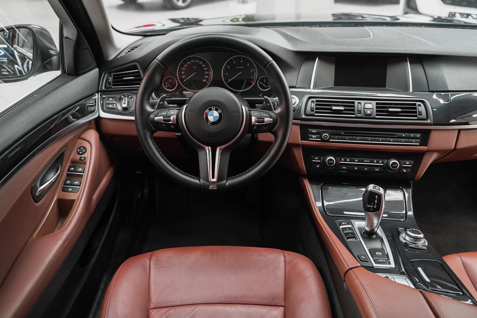 BMW 5 серии 2013, синий, ДЦ Орехово